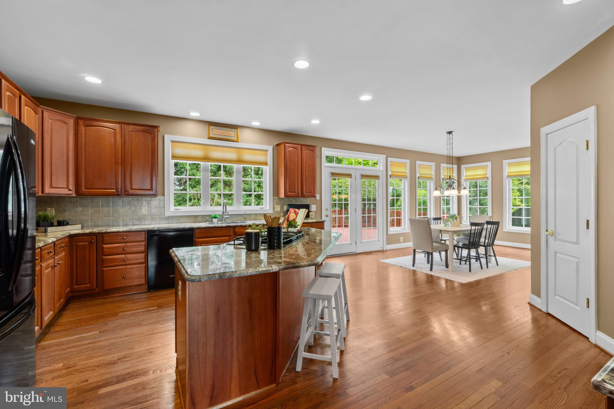 MANOR OAKS - Residential