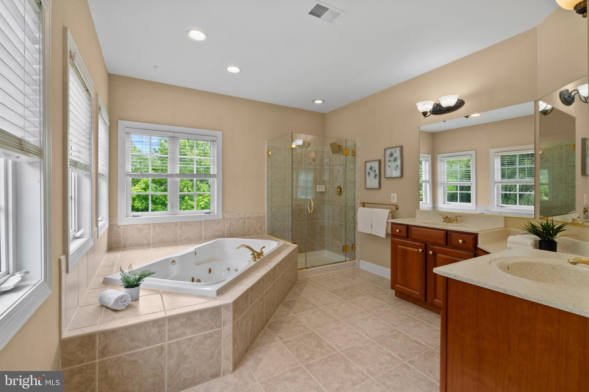 MANOR OAKS - Residential