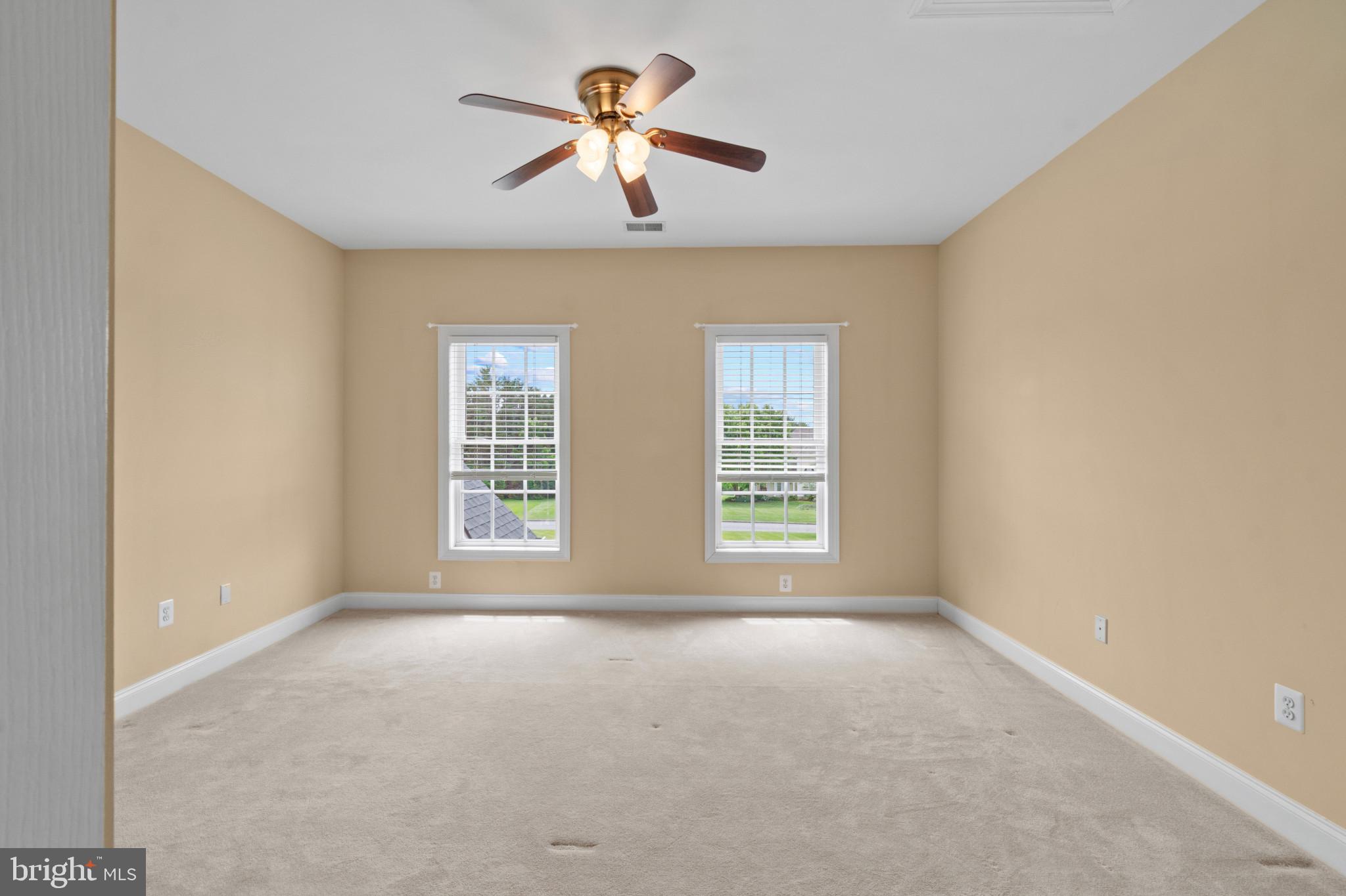 MANOR OAKS - Residential