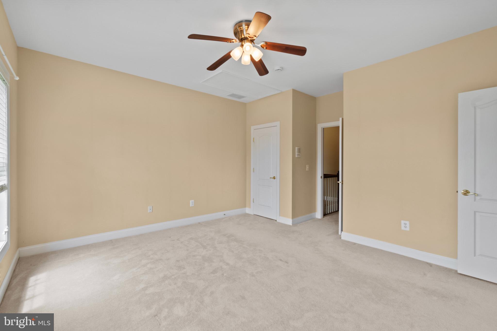 MANOR OAKS - Residential