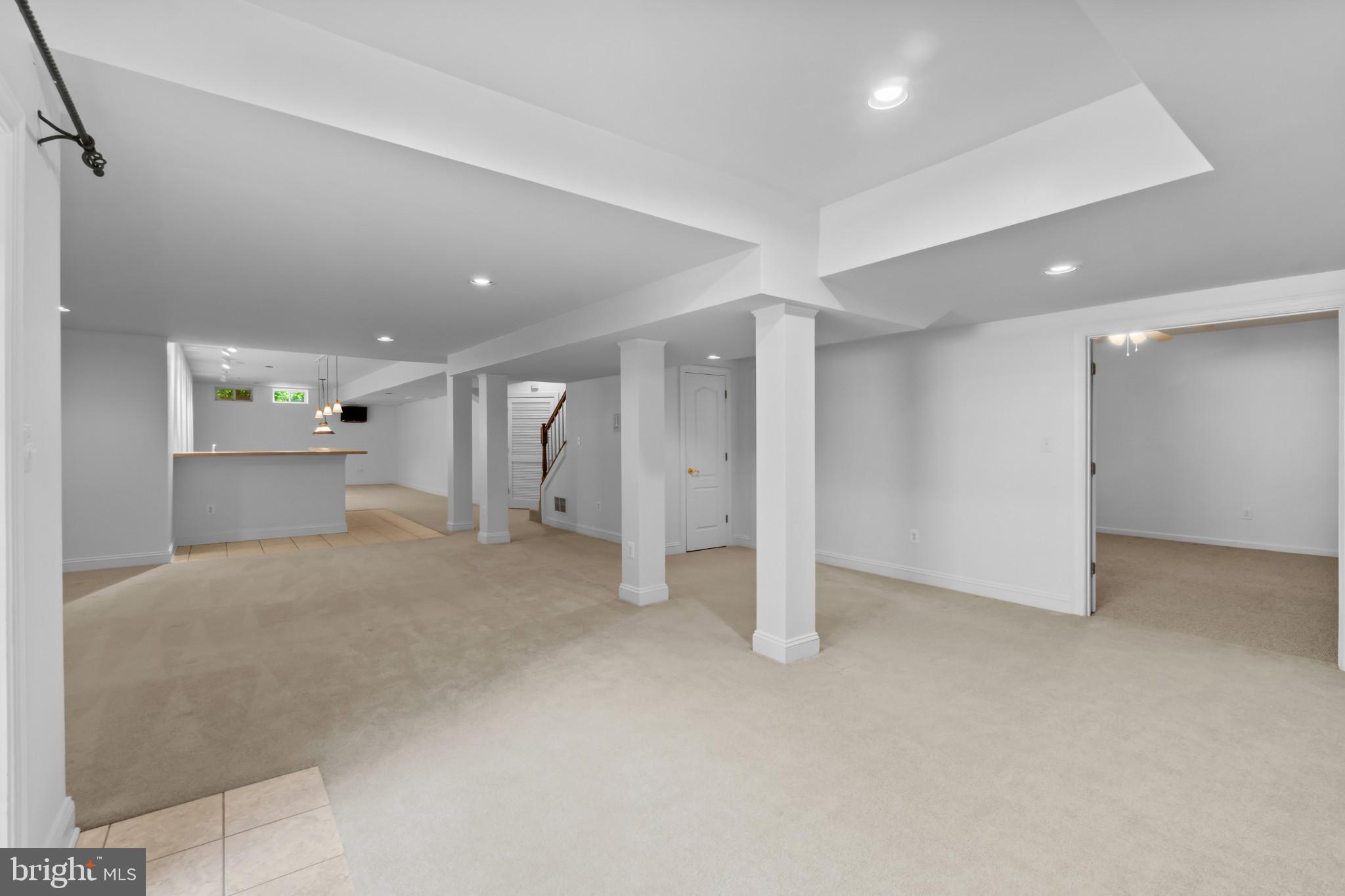 MANOR OAKS - Residential