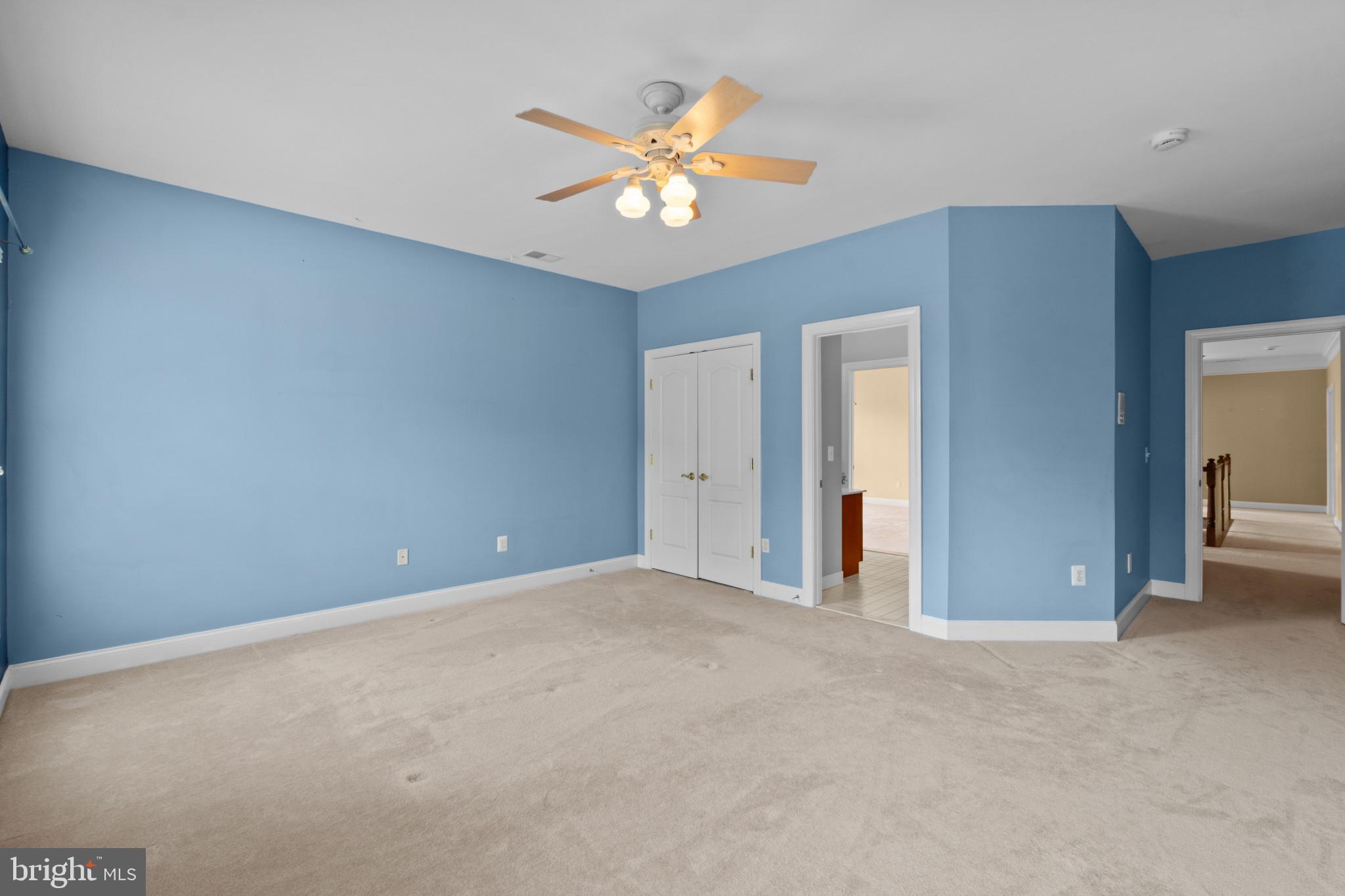 MANOR OAKS - Residential