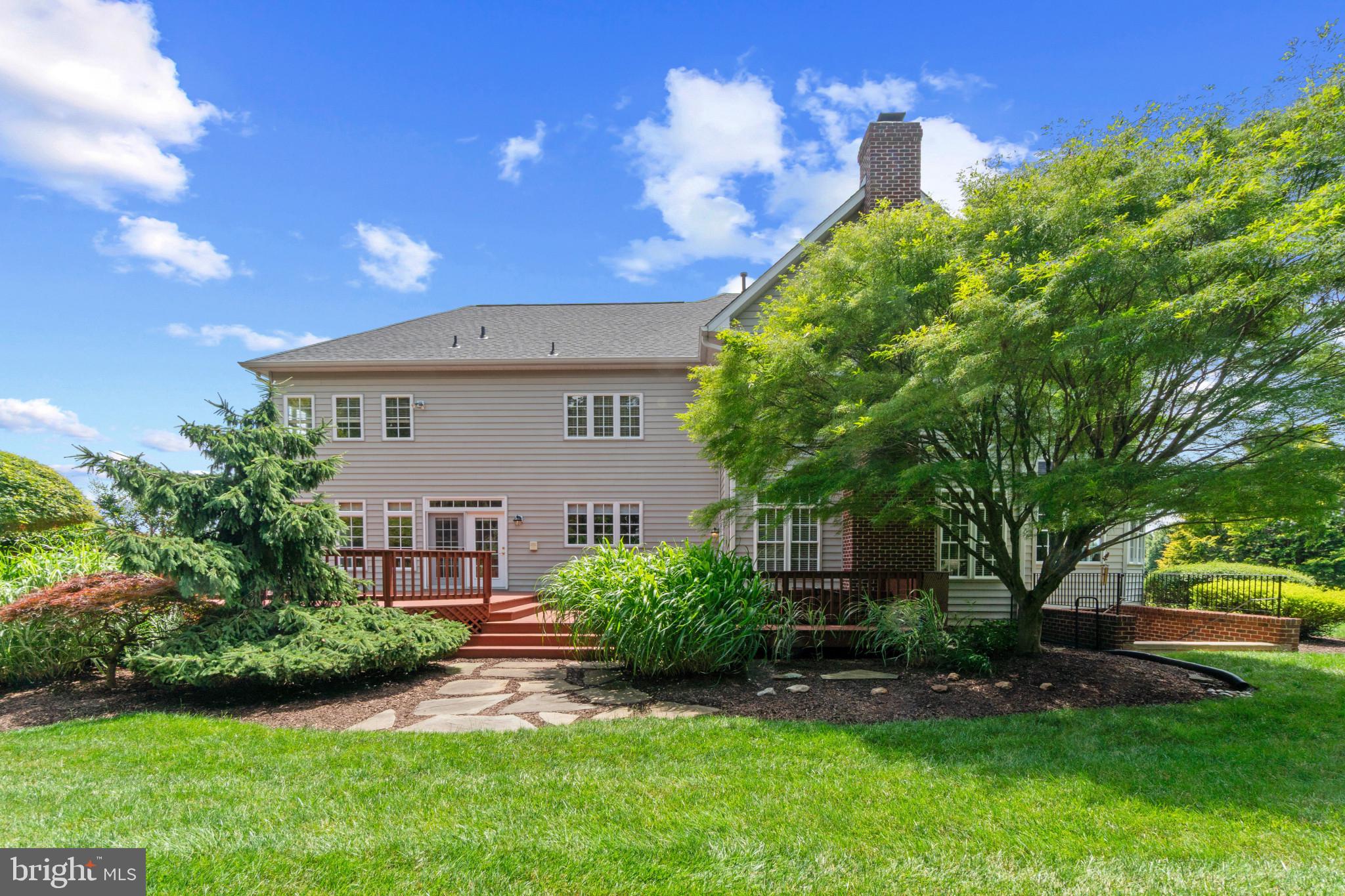 MANOR OAKS - Residential