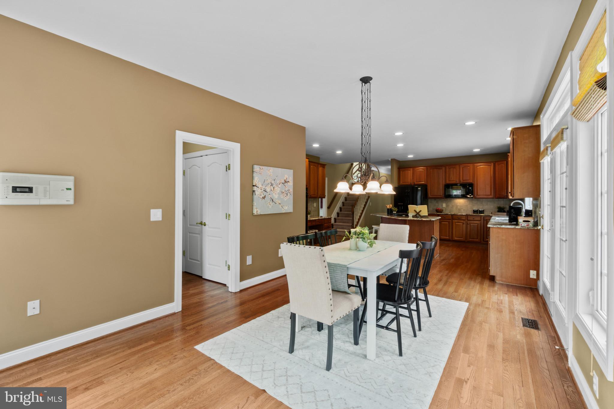 MANOR OAKS - Residential