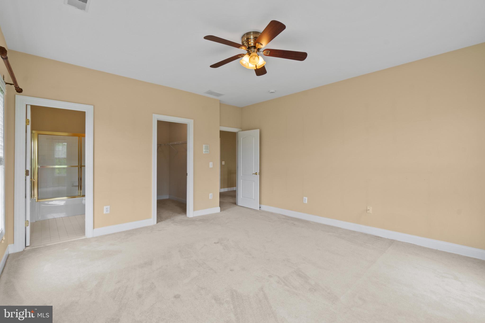 MANOR OAKS - Residential