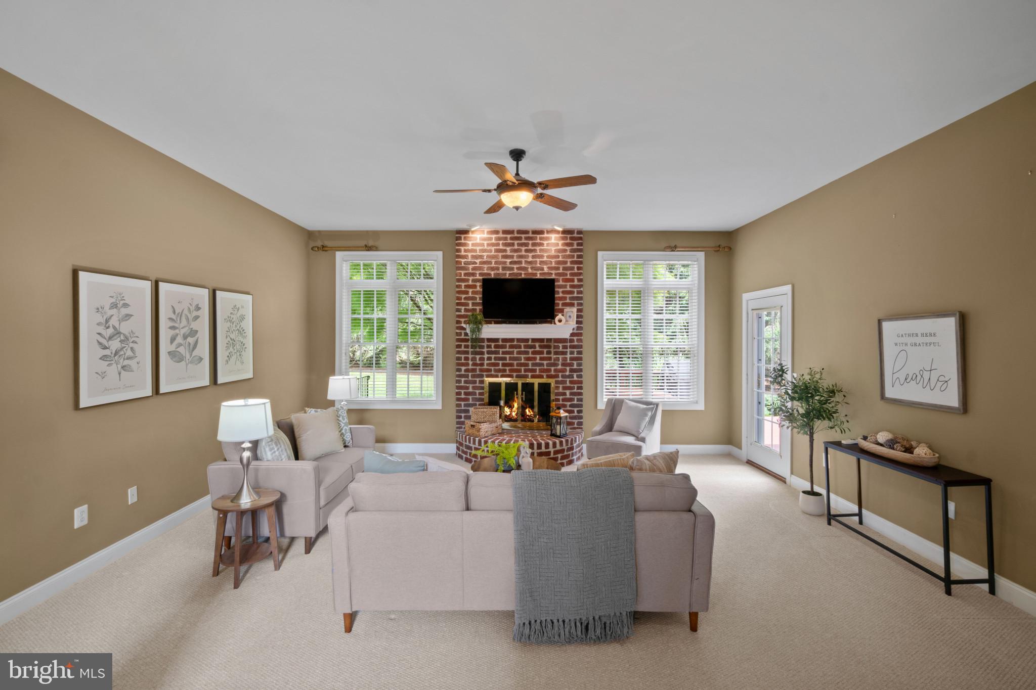 MANOR OAKS - Residential