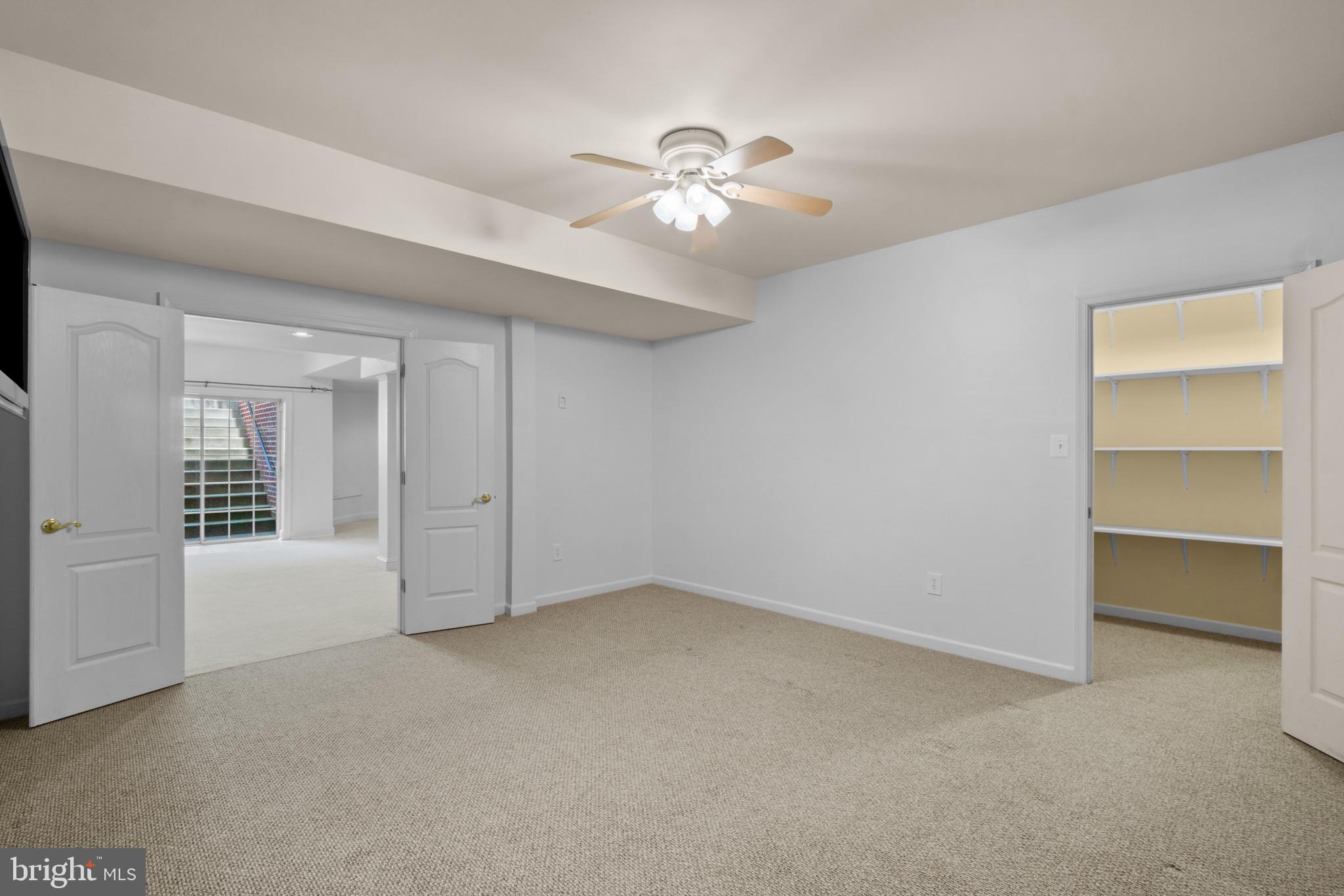 MANOR OAKS - Residential