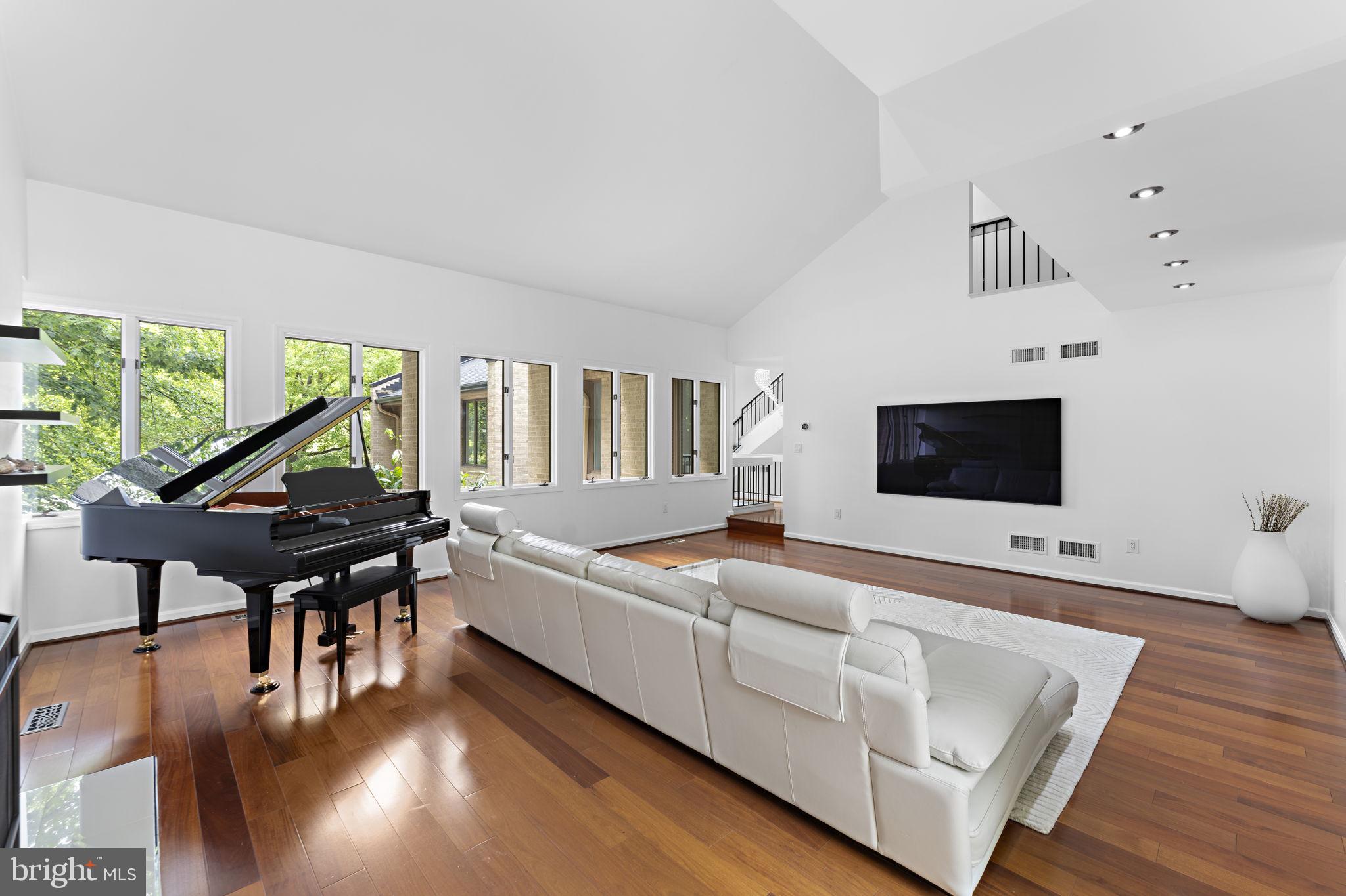 KIRBY WOODS - Residential