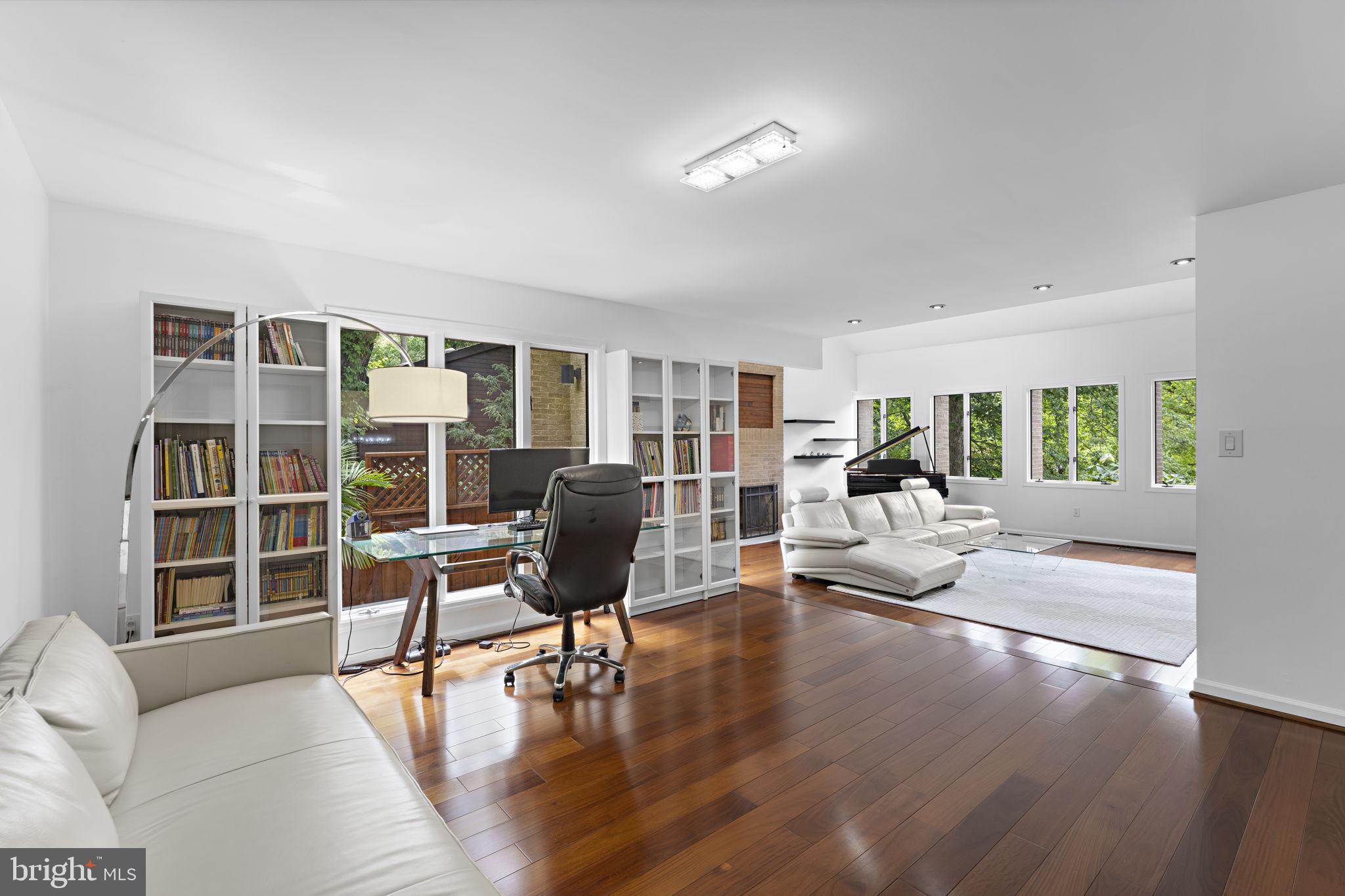 KIRBY WOODS - Residential