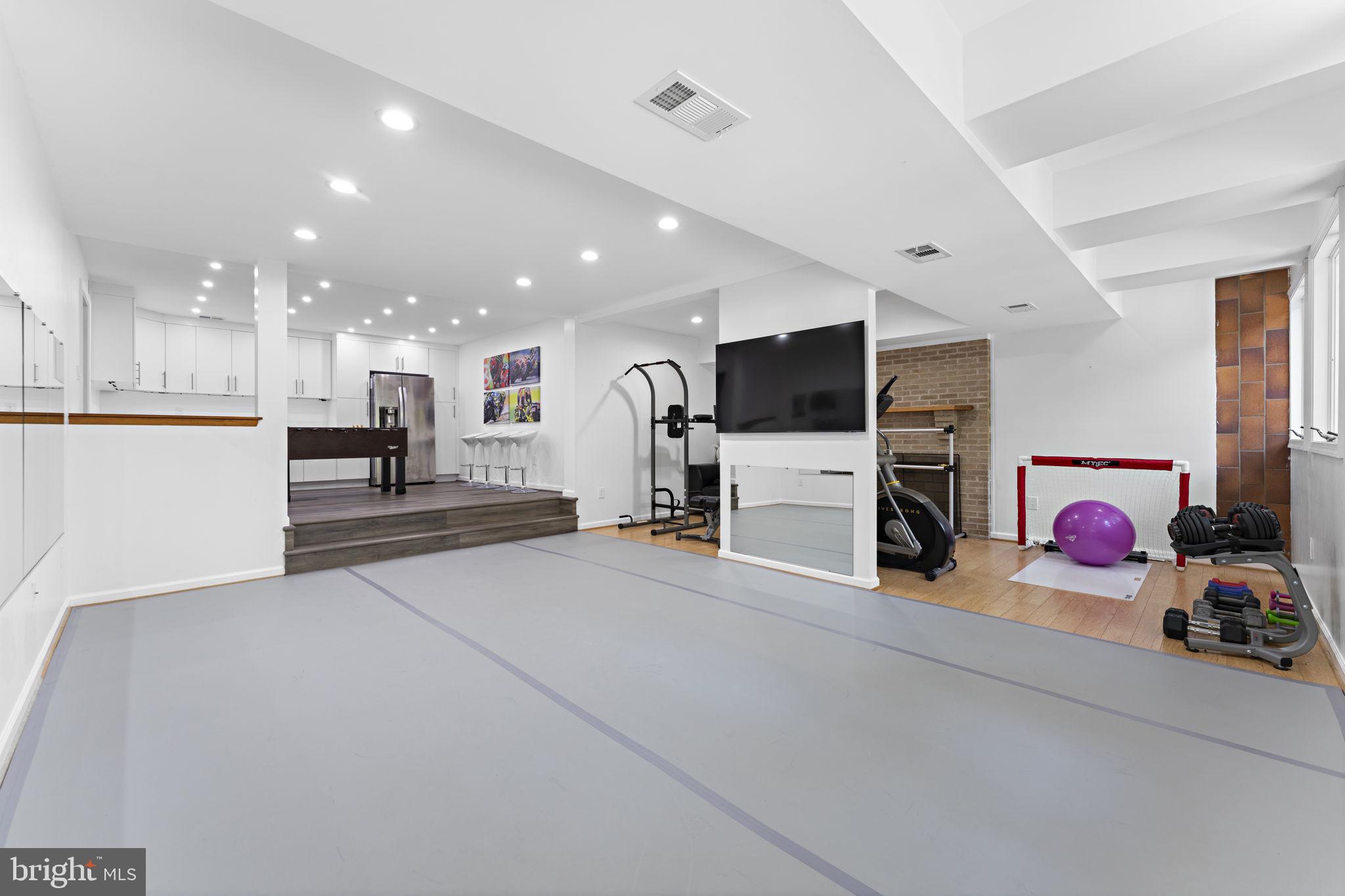 KIRBY WOODS - Residential