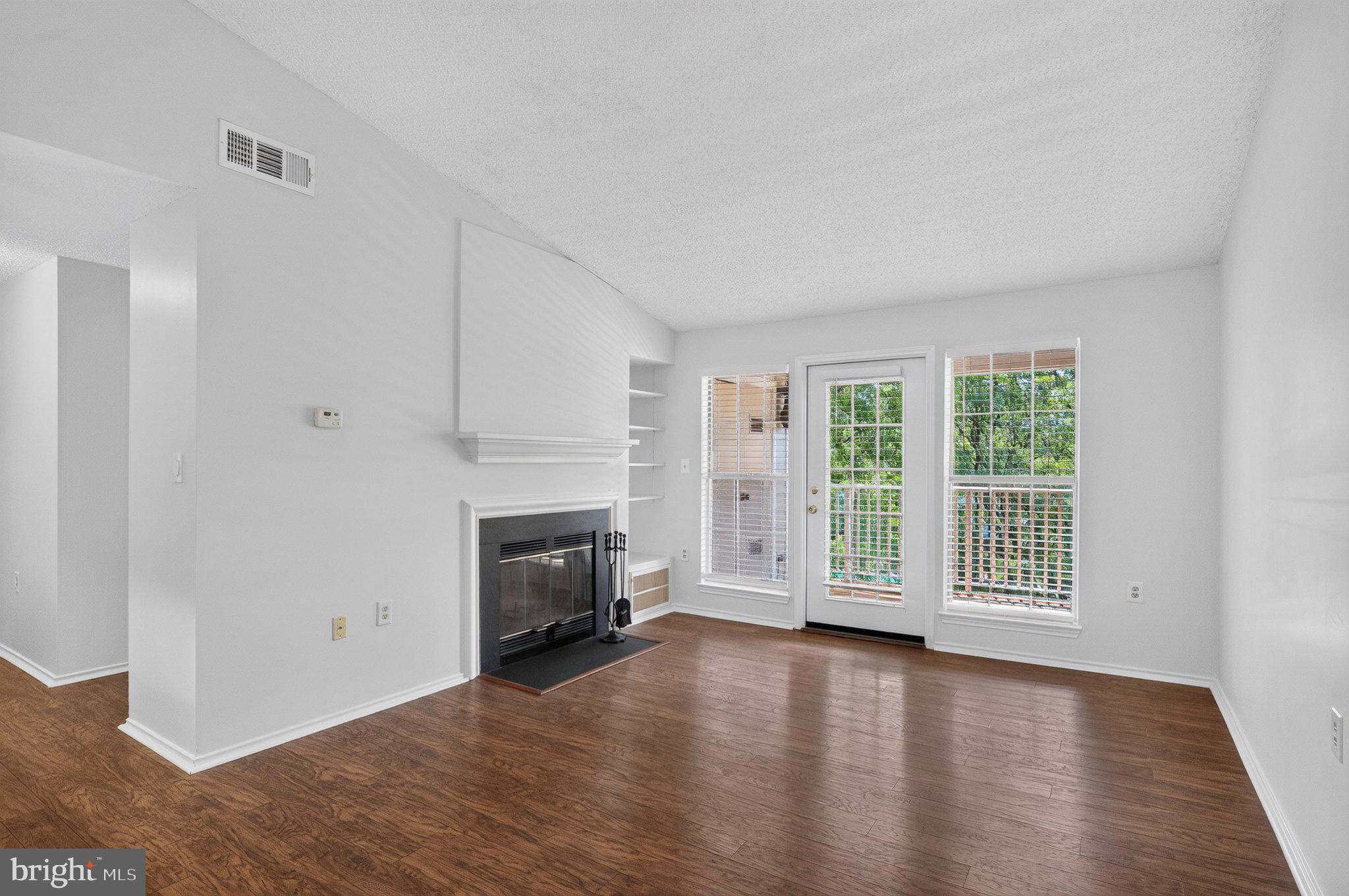 ASHBURN FARM - Residential