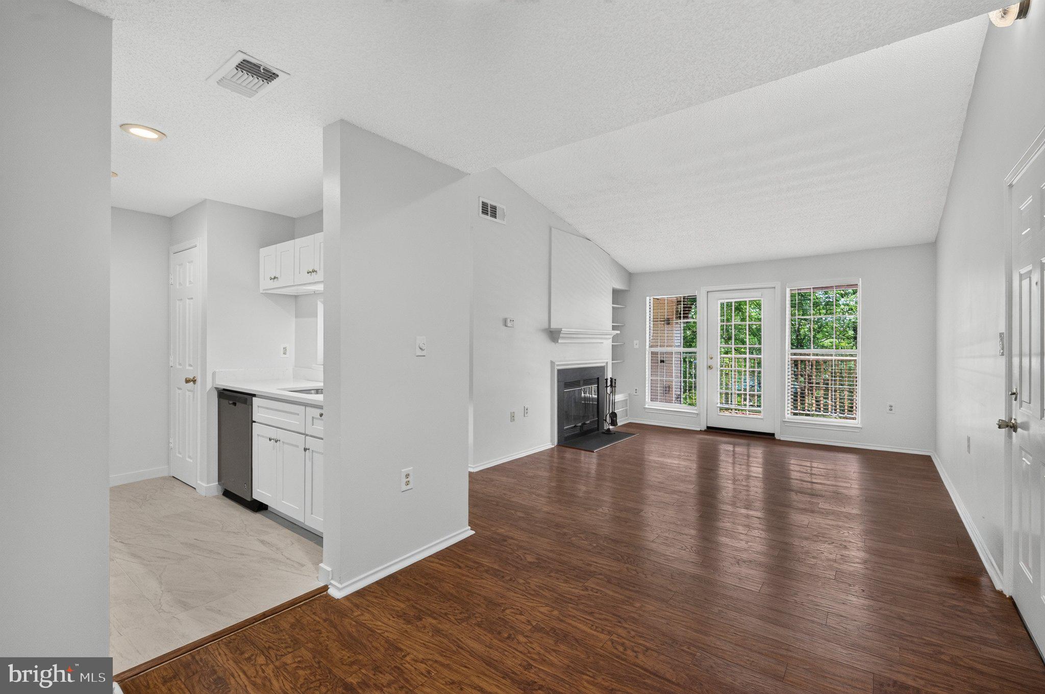 ASHBURN FARM - Residential