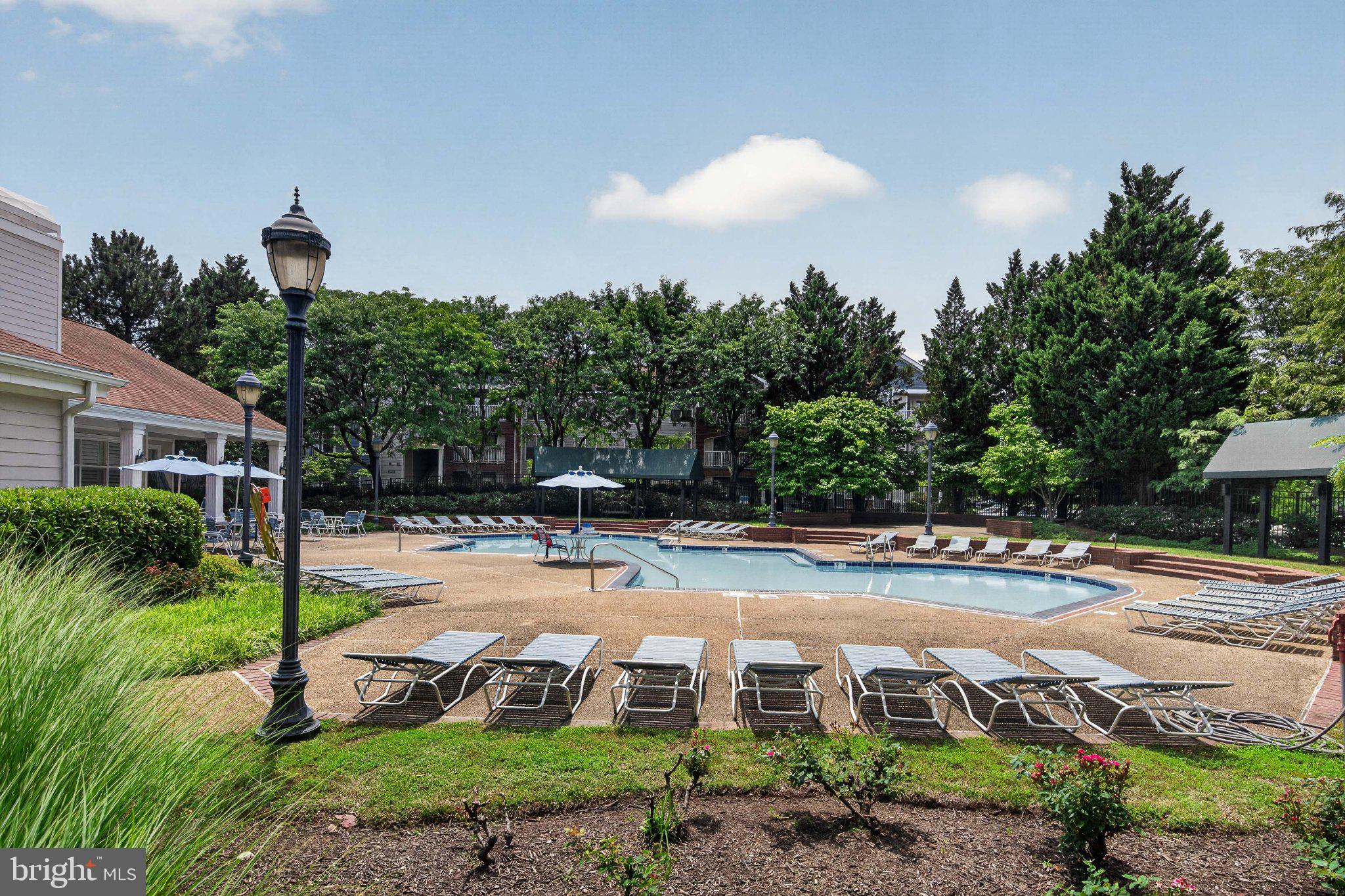 ASHBURN FARM - Residential