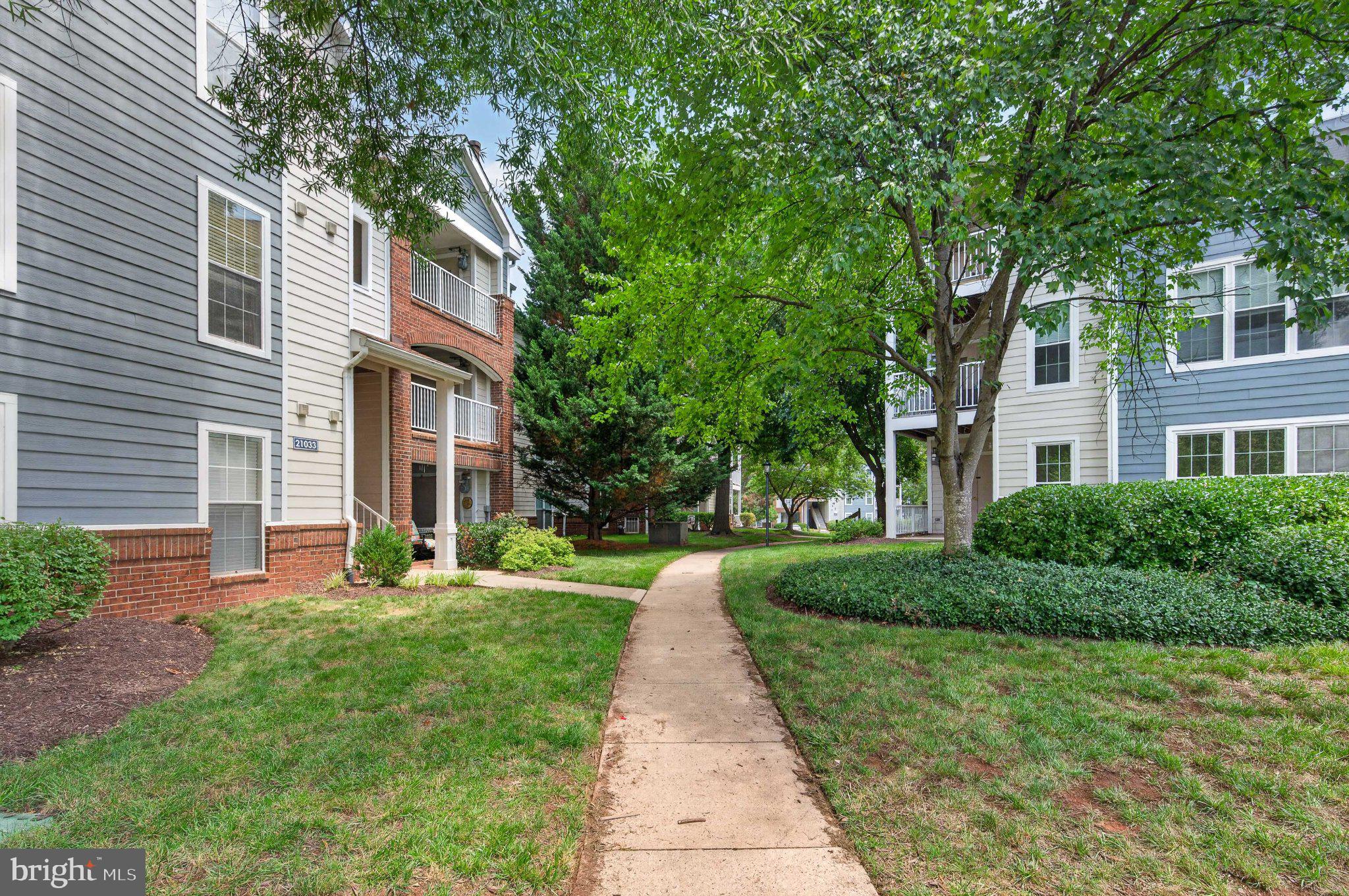 ASHBURN FARM - Residential
