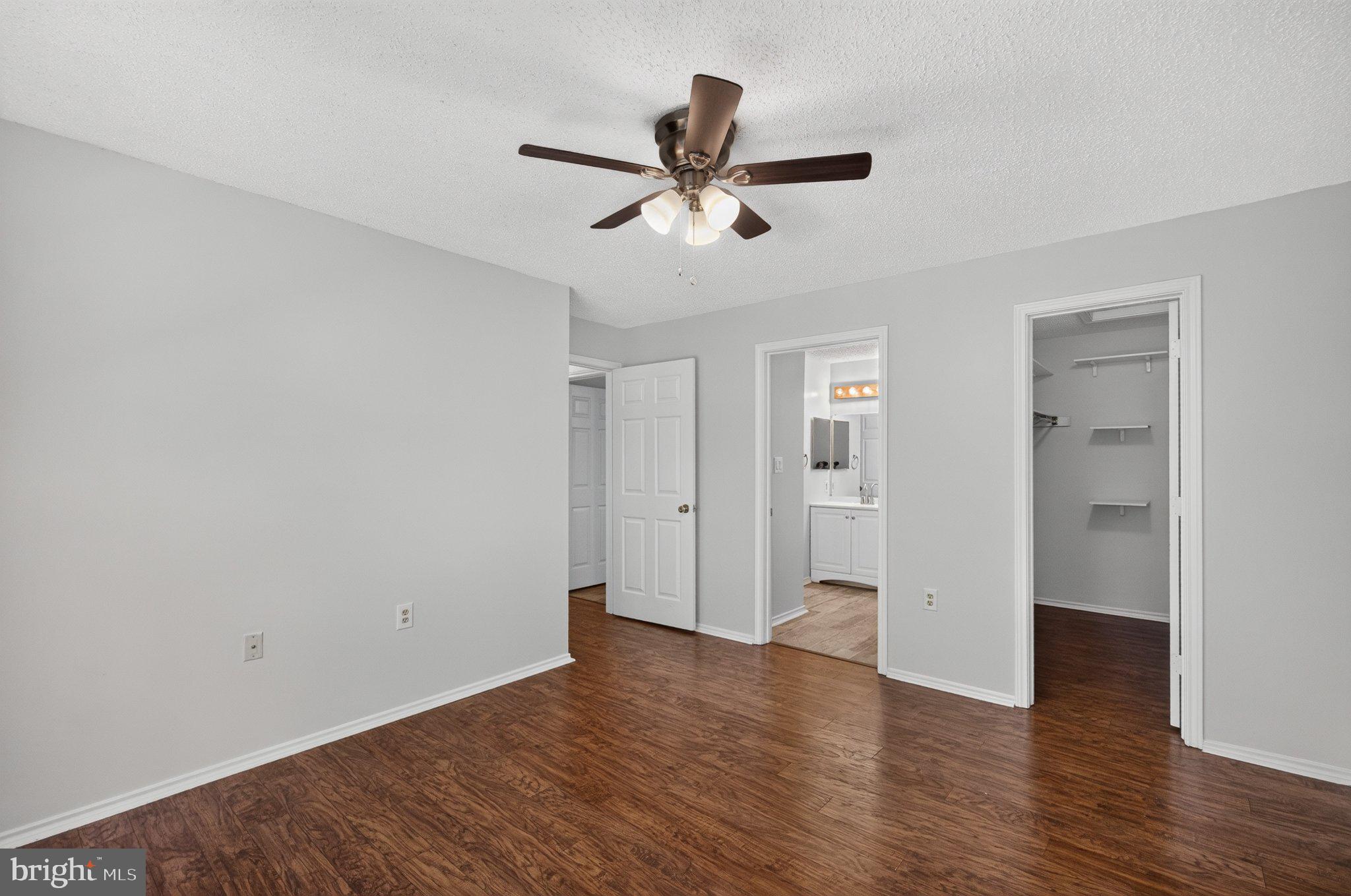ASHBURN FARM - Residential
