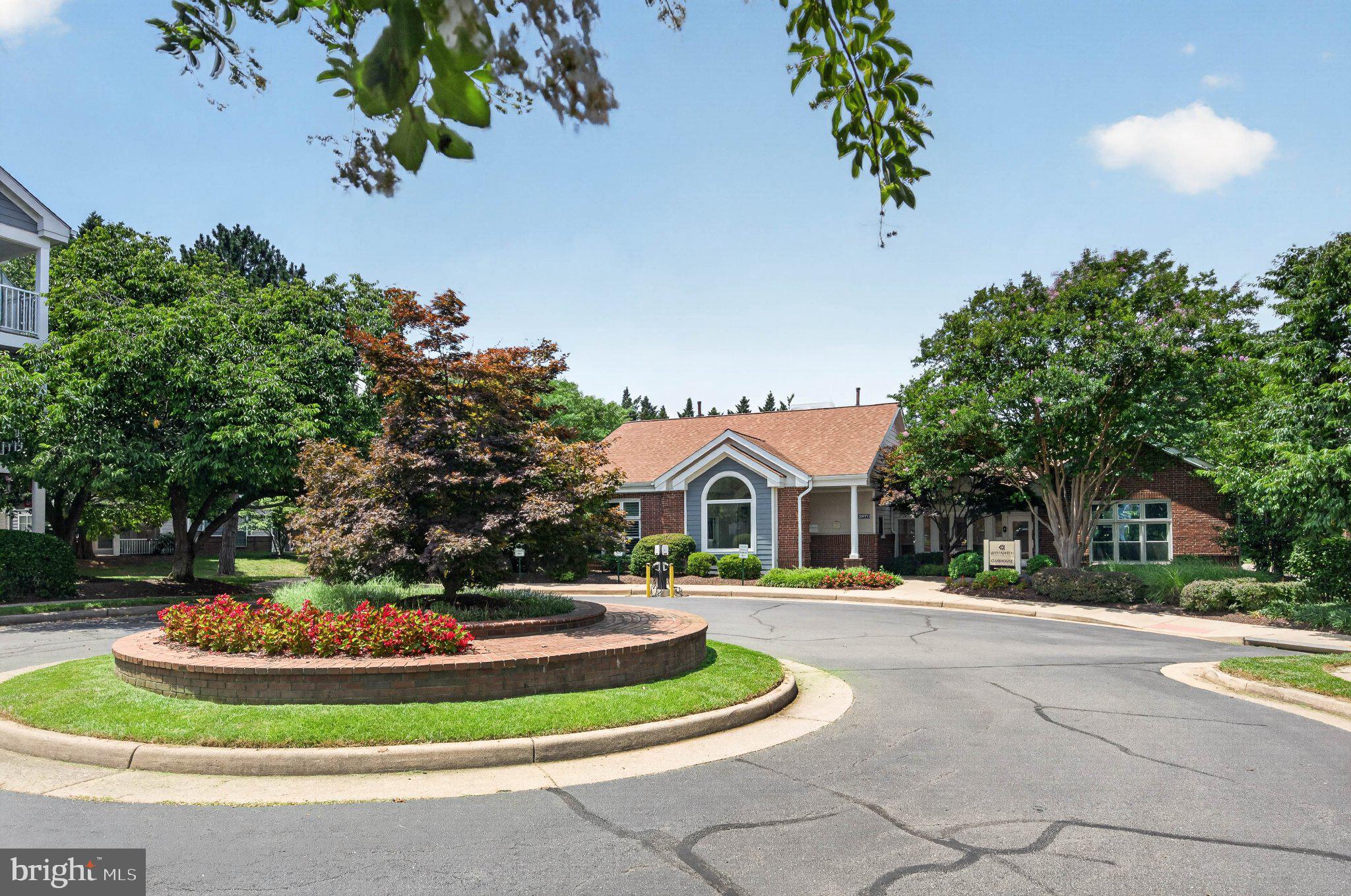 ASHBURN FARM - Residential