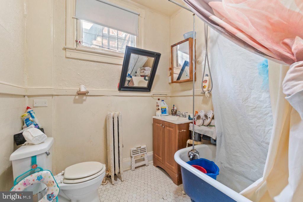 CHARLES VILLAGE - Residential Income