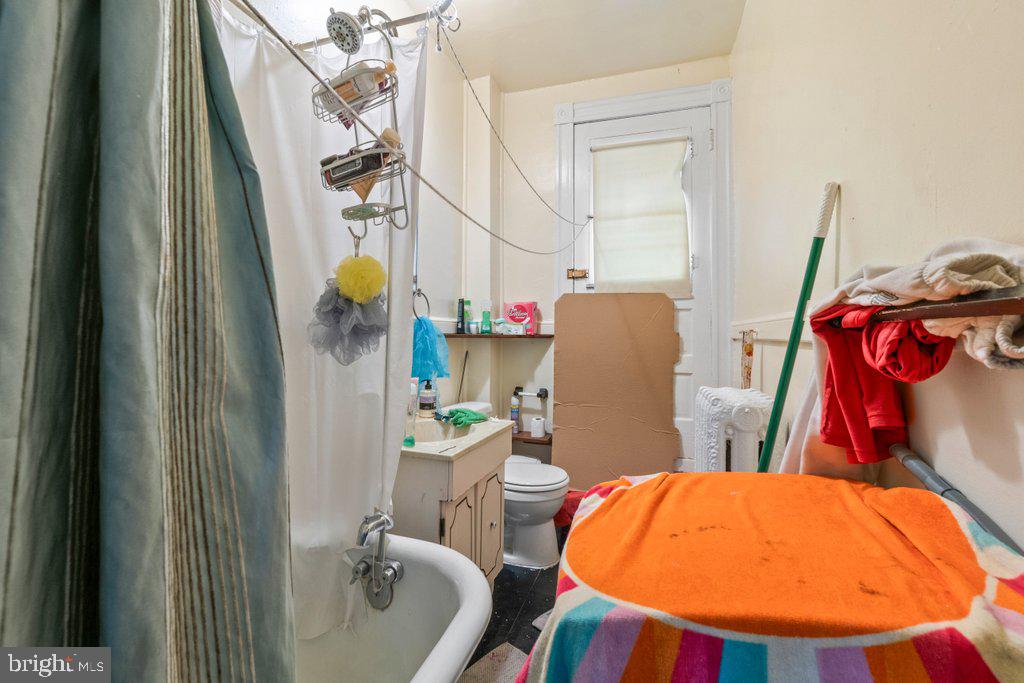 CHARLES VILLAGE - Residential Income