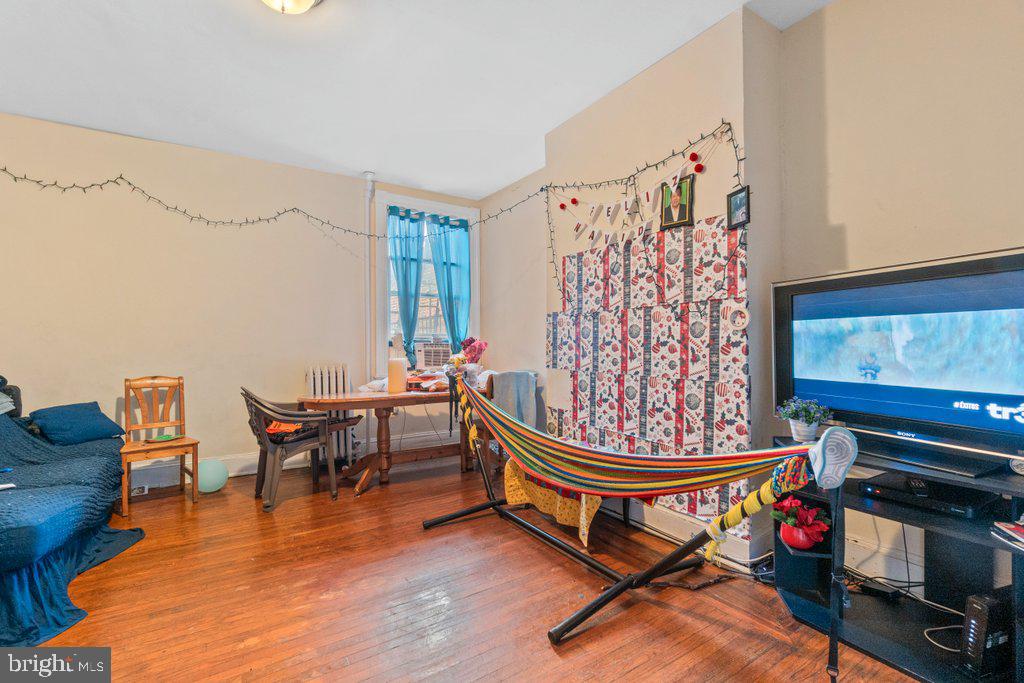 CHARLES VILLAGE - Residential Income