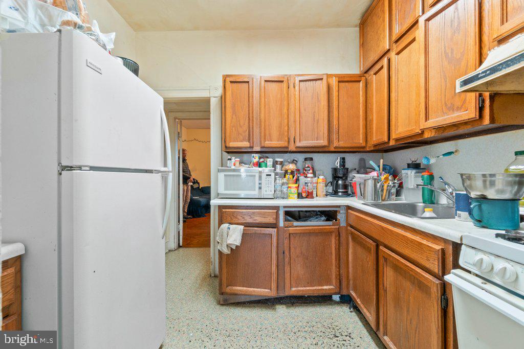 CHARLES VILLAGE - Residential Income