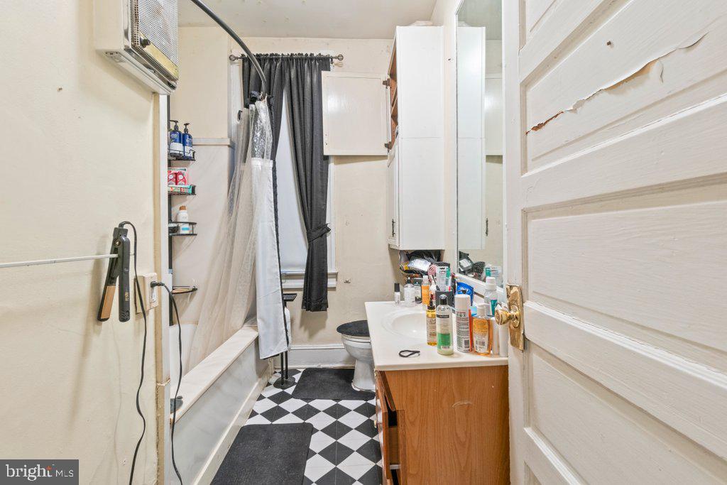 CHARLES VILLAGE - Residential Income