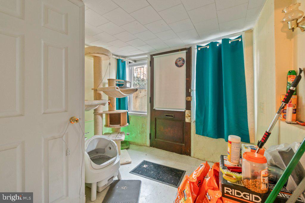 CHARLES VILLAGE - Residential Income