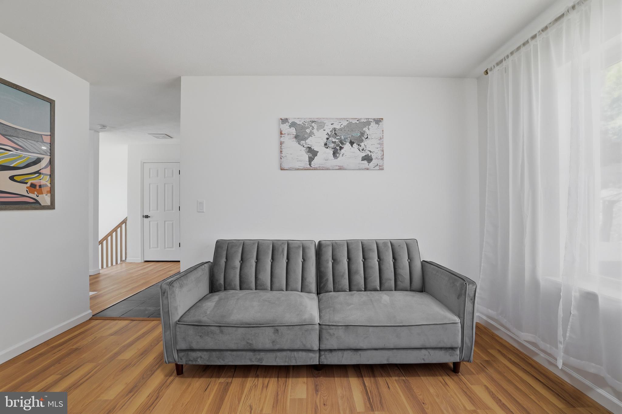 EMERALD LAKES - Residential