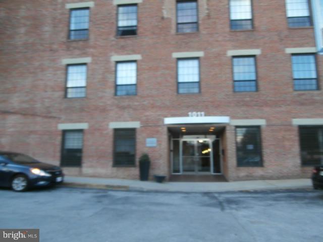 SELLER REDUCED PRICE FOR ATTENTION TO THE AUCTION ONLY. THEY ARE NOT TAKING THE CURRENT LIST PRICE.PLEASE VIEW GENERAL REMARKS TO BID. 1 st Level Condo in Mt Vernon offers two bedrooms and 1 bath. High ceilings and large windows for a sun filled room . Open floor plan with kitchen , dining and living room combined. Nice size bedrooms with generous closet space. Assigned parking .