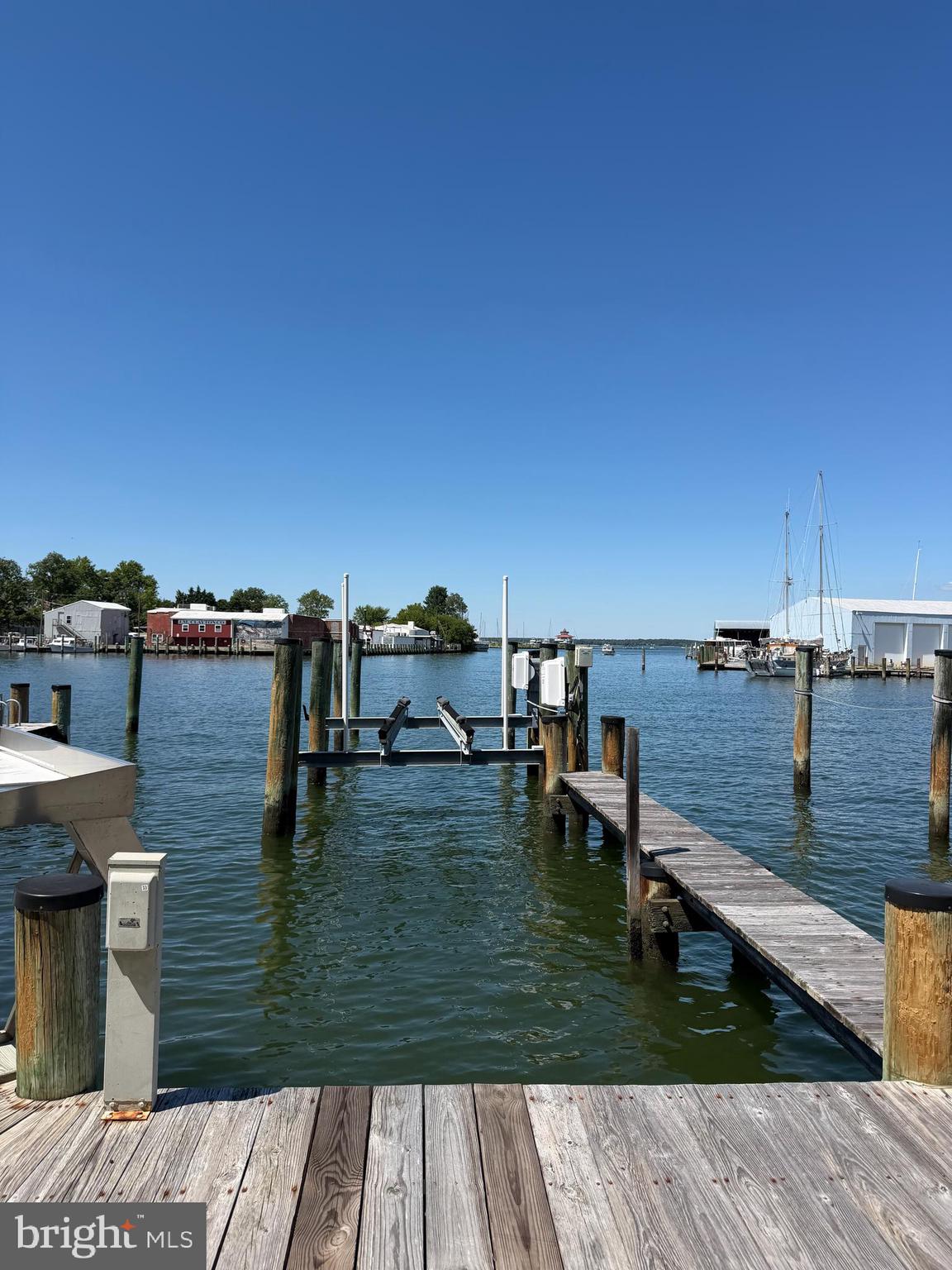 CAMBRIDGE LANDING - Residential