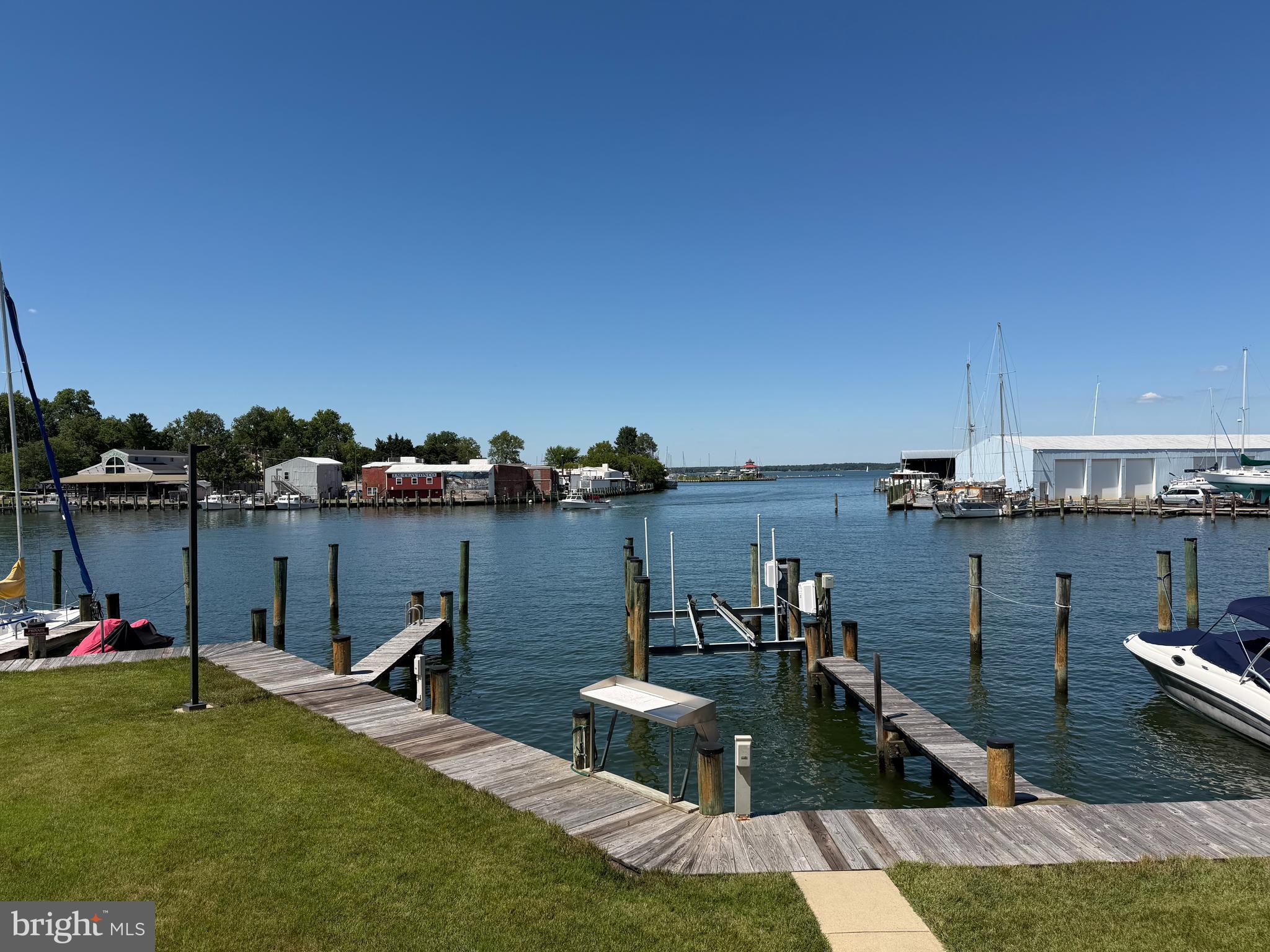 CAMBRIDGE LANDING - Residential