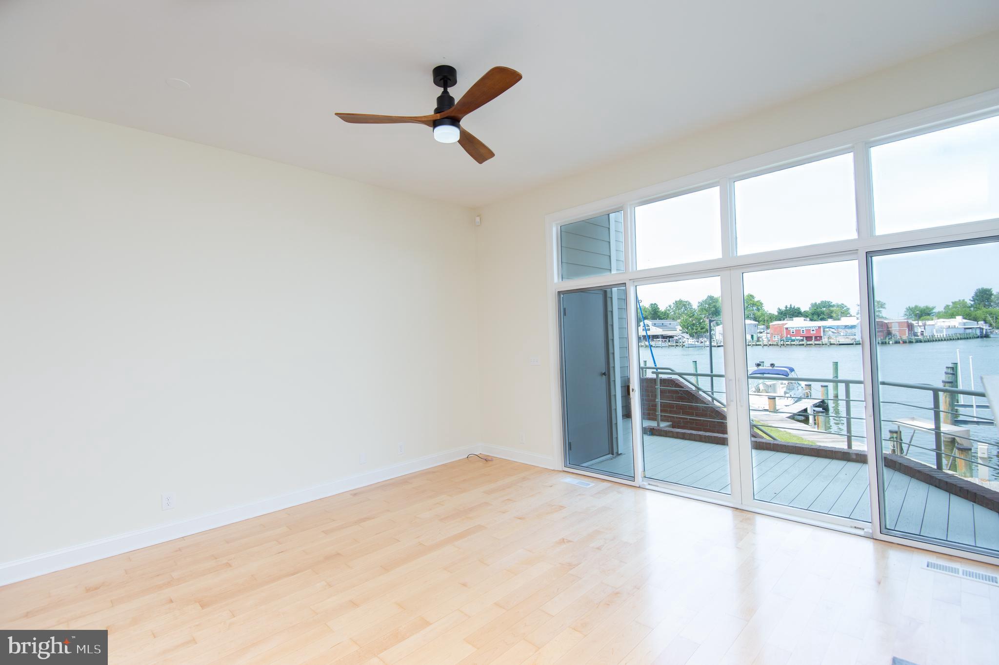 CAMBRIDGE LANDING - Residential
