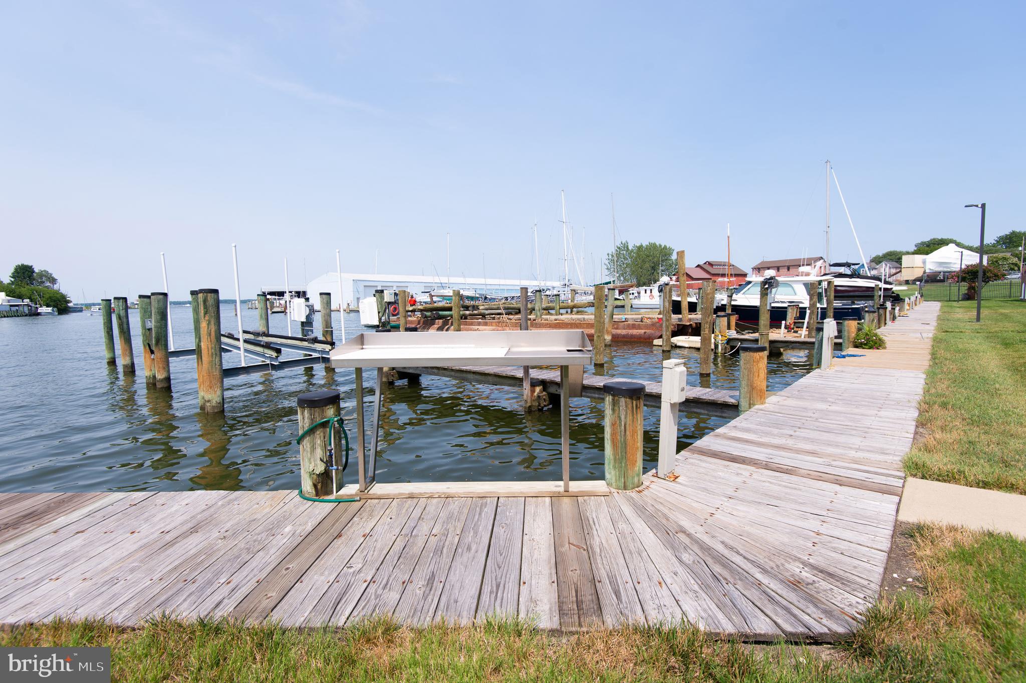 CAMBRIDGE LANDING - Residential