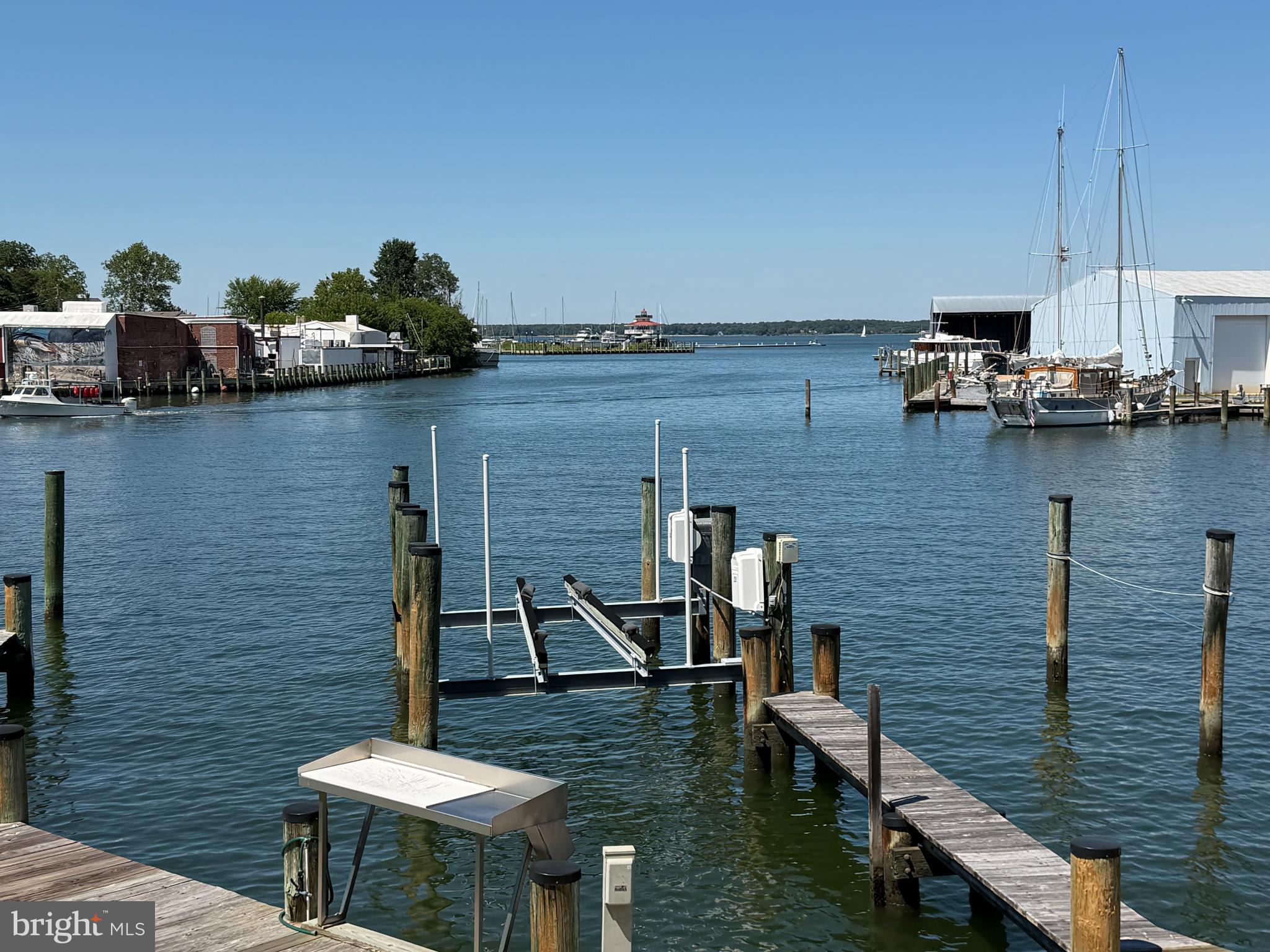 CAMBRIDGE LANDING - Residential