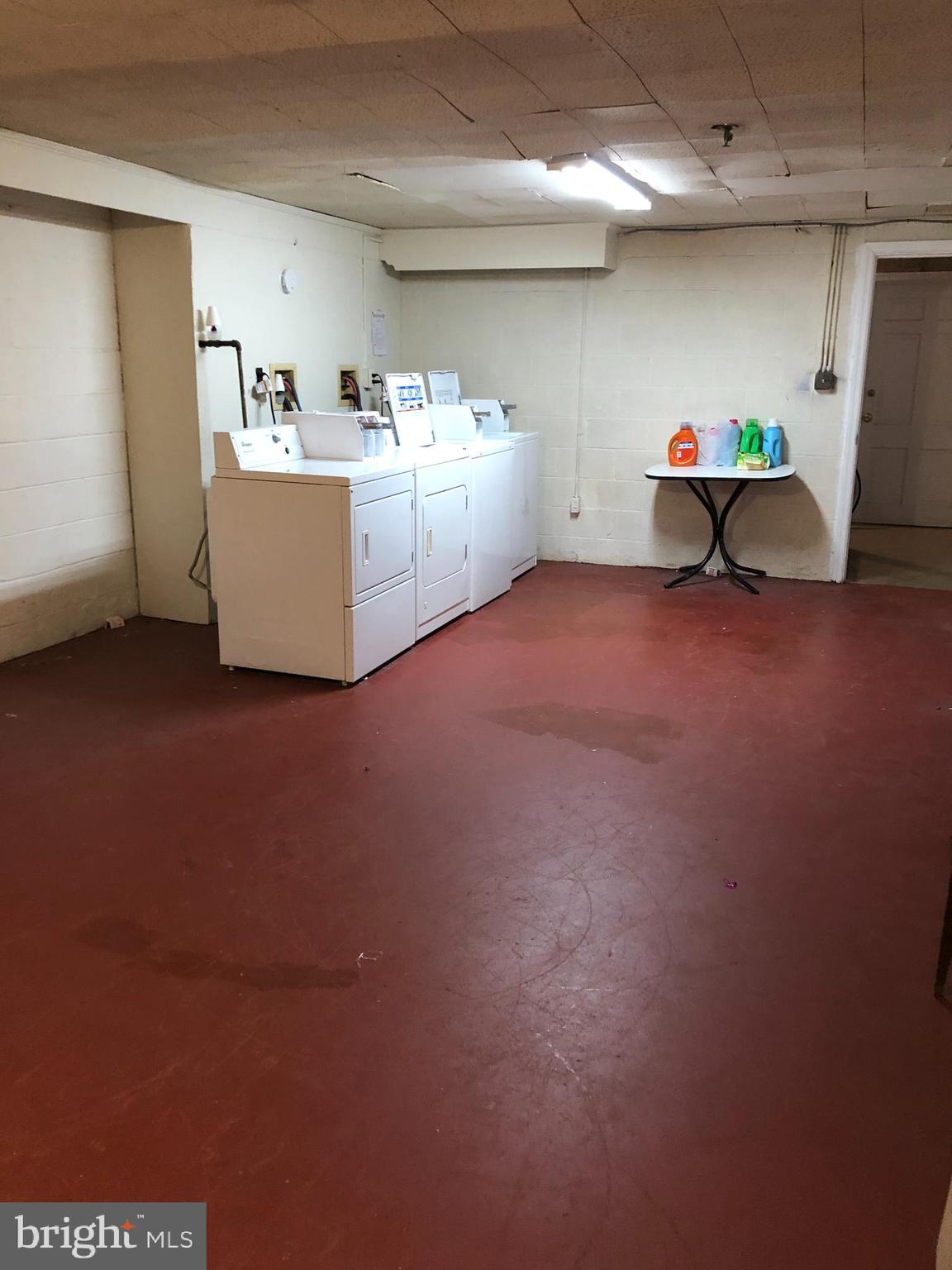 LAUREL PARK - Residential Lease