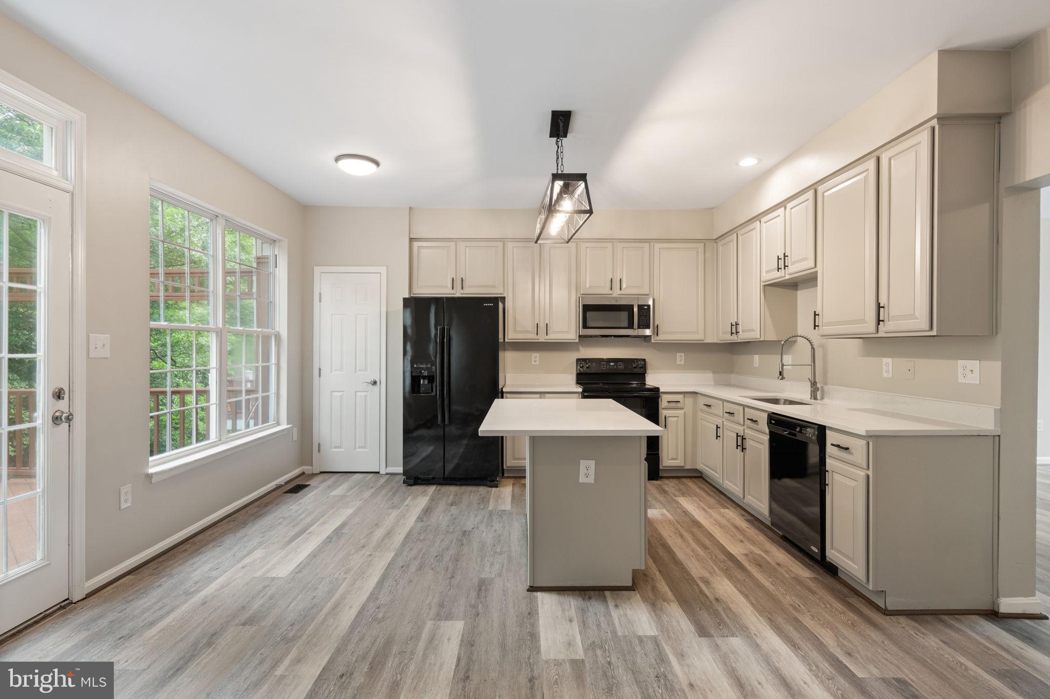 ASHBURN FARM - Residential