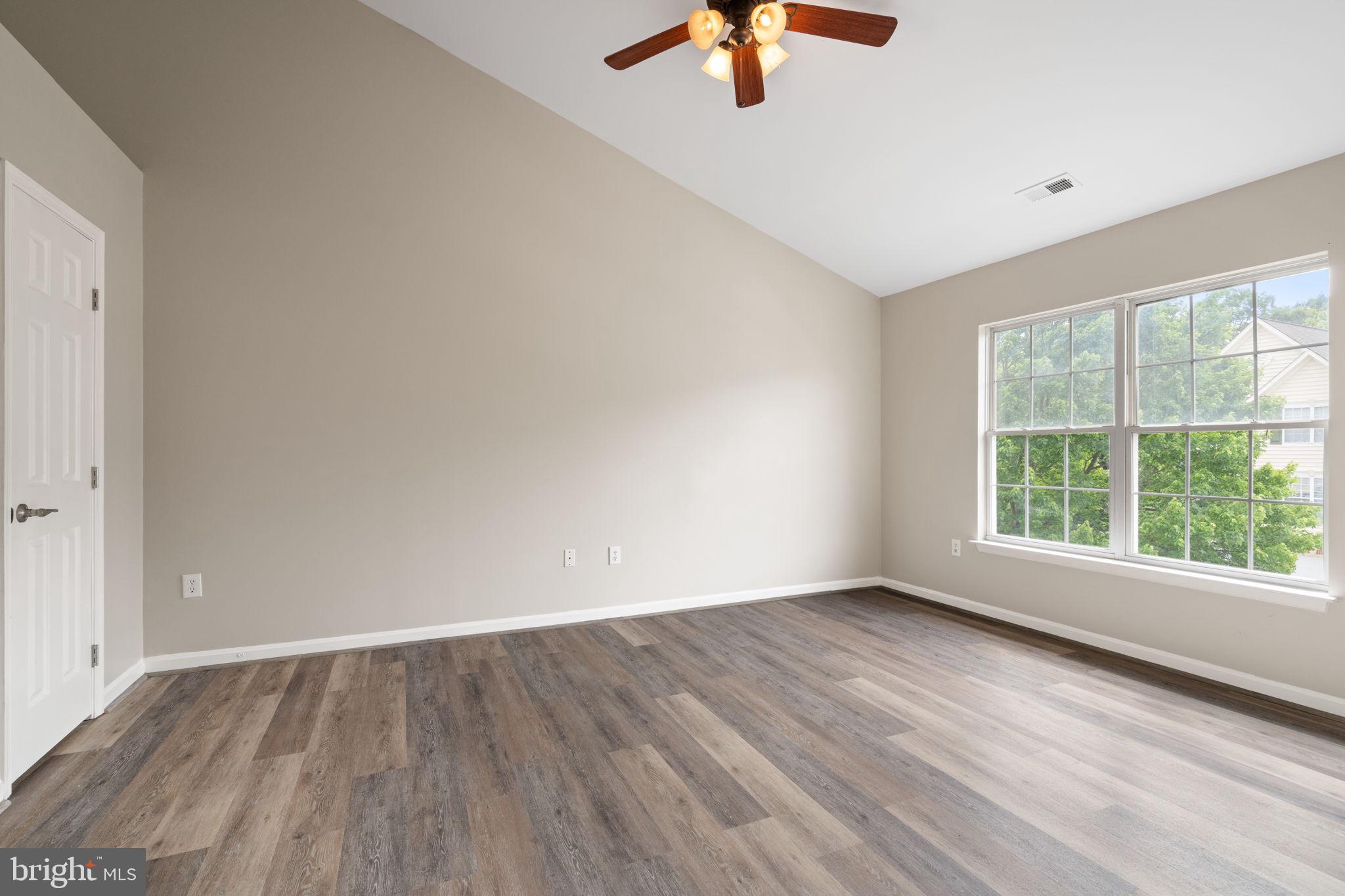 ASHBURN FARM - Residential