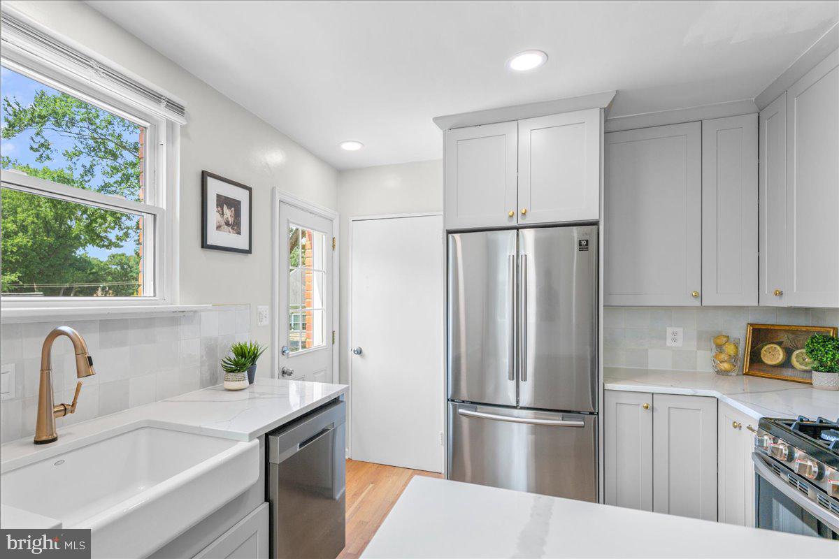 COLUMBIA PINES - Residential