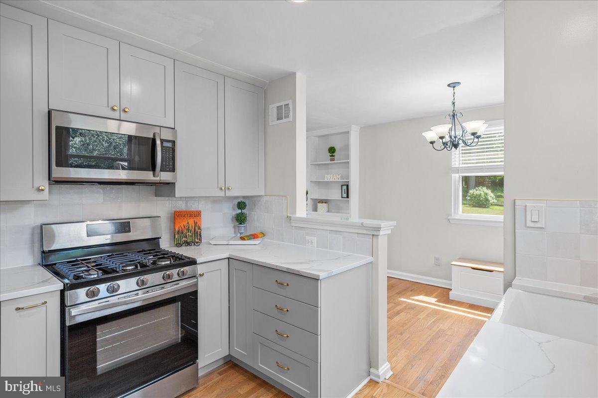 COLUMBIA PINES - Residential