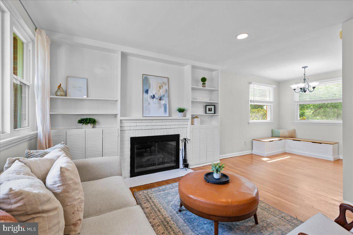 COLUMBIA PINES - Residential