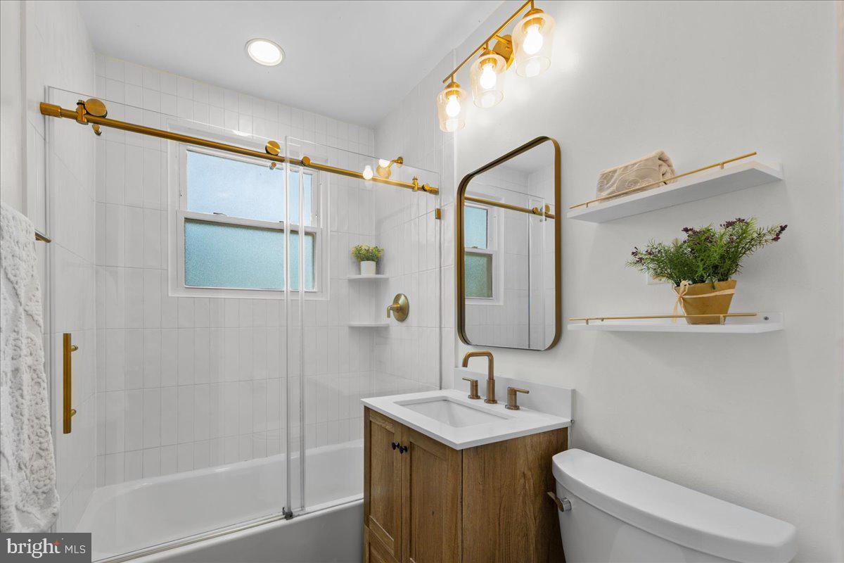 COLUMBIA PINES - Residential