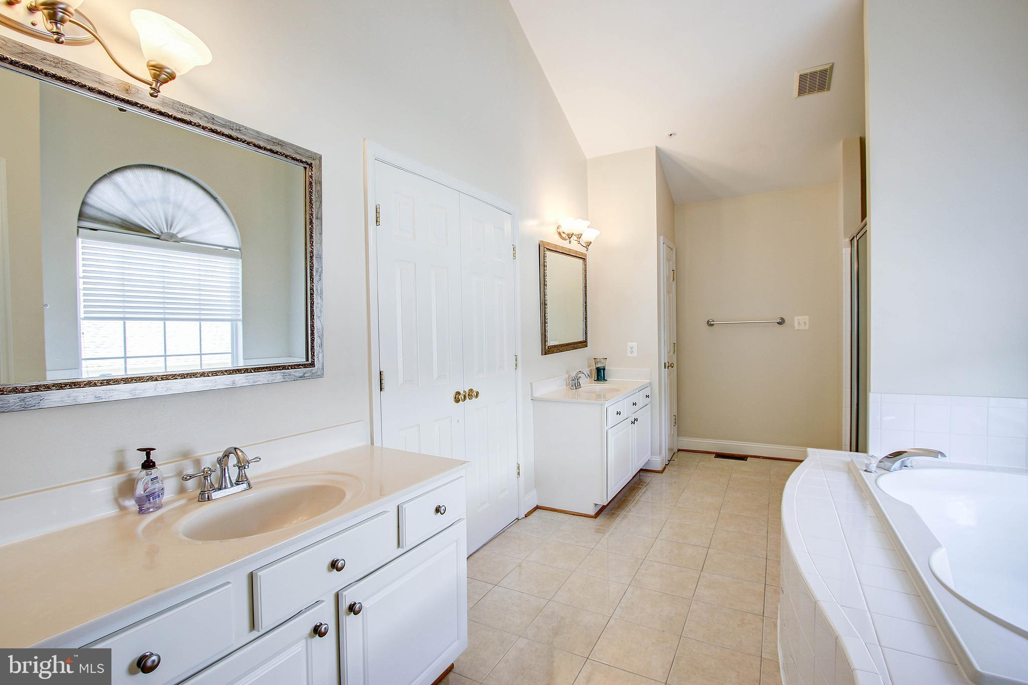 KING FARM WATKINS POND - Residential