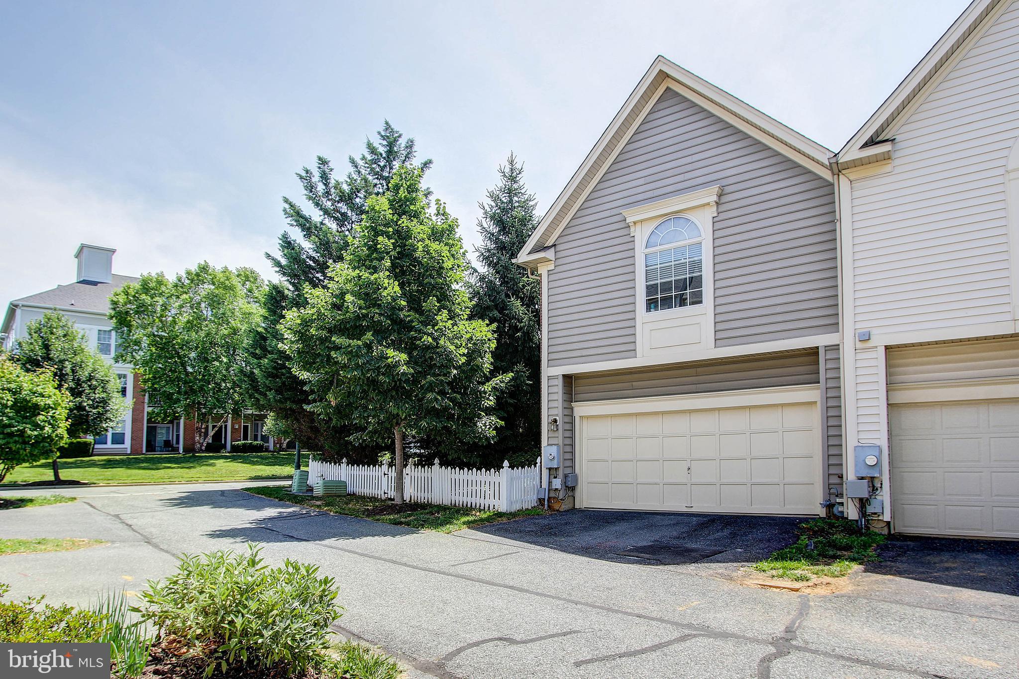 KING FARM WATKINS POND - Residential