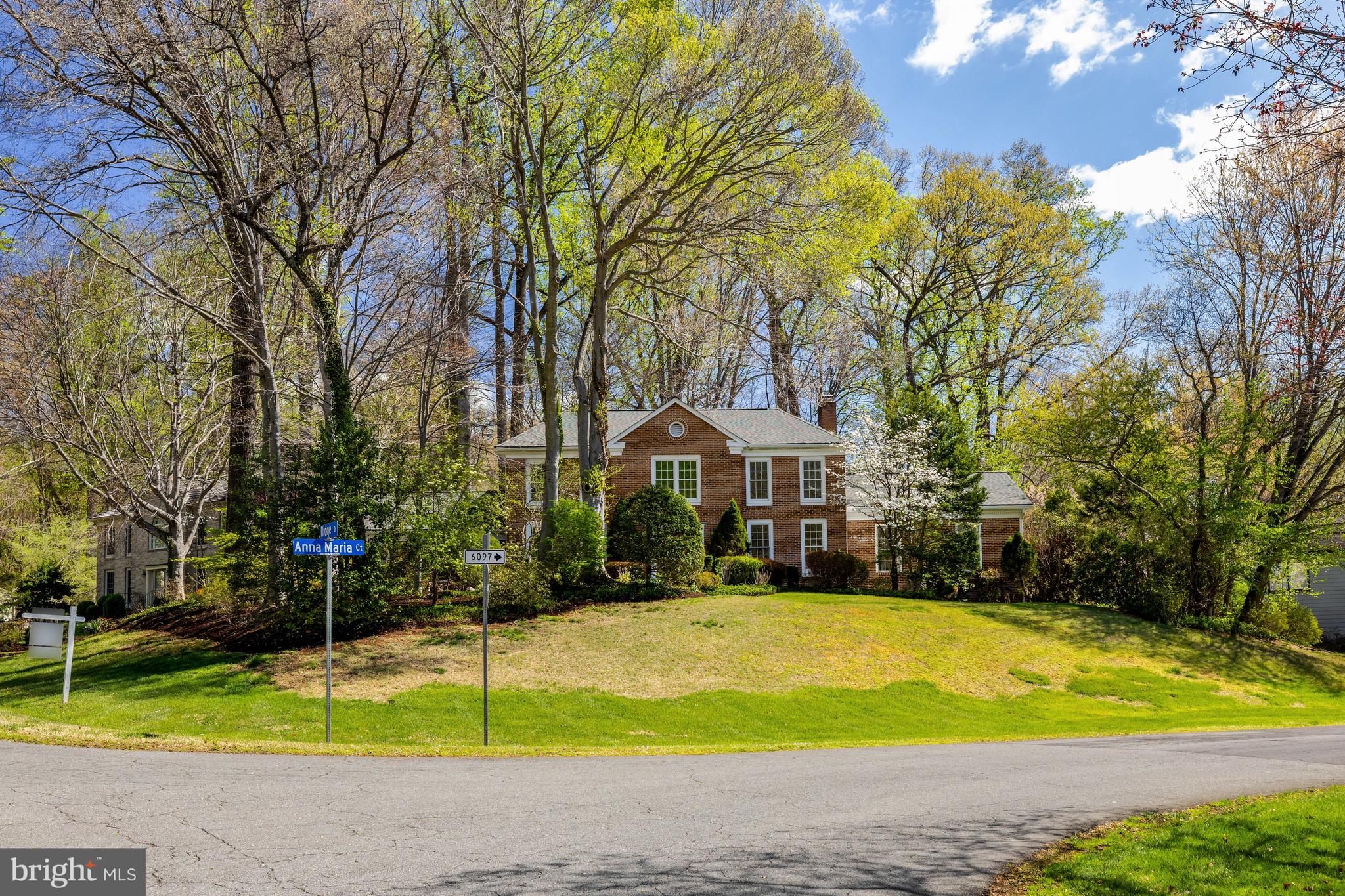 LANGLEY OAKS - Residential
