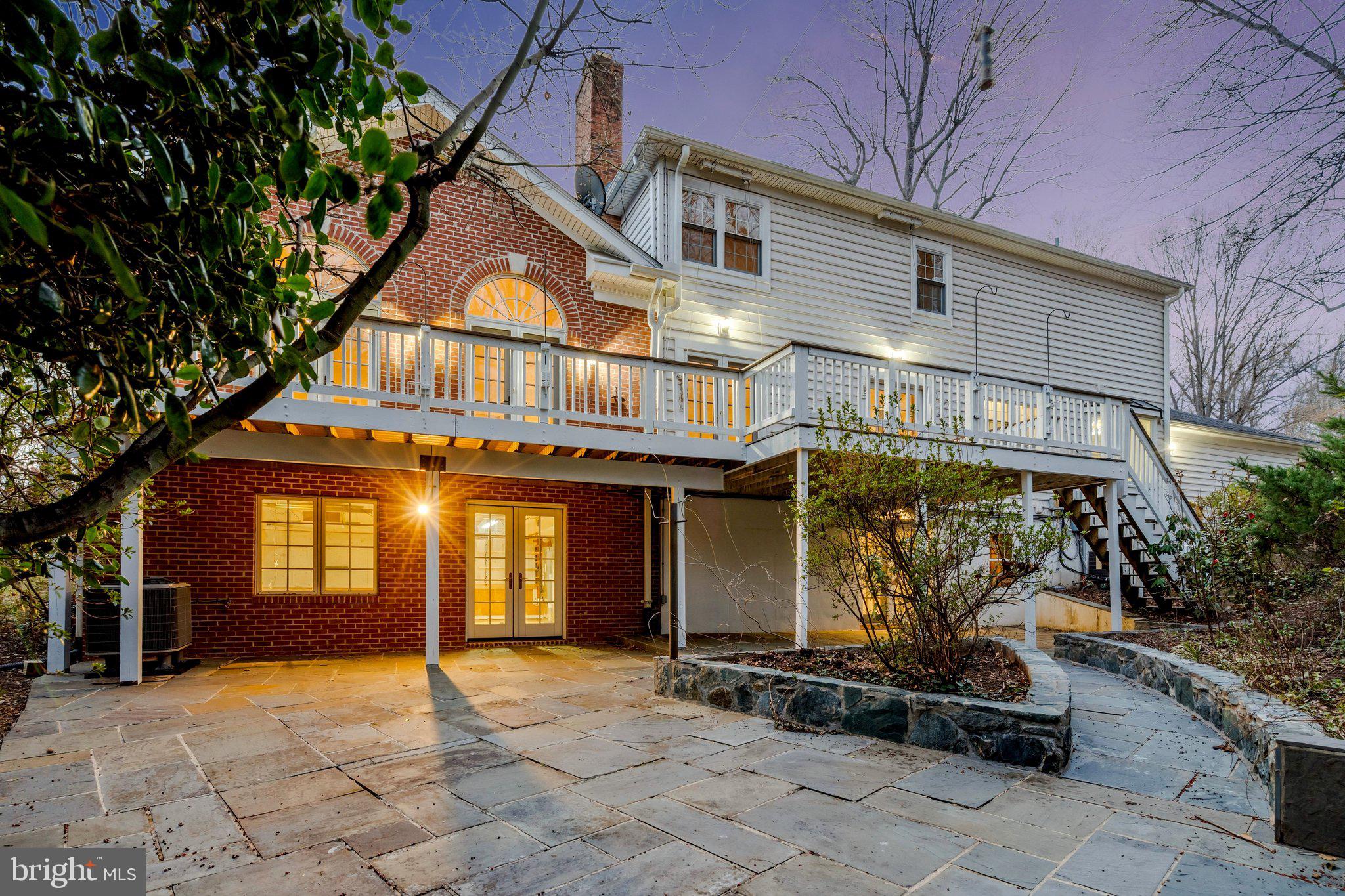 LANGLEY OAKS - Residential