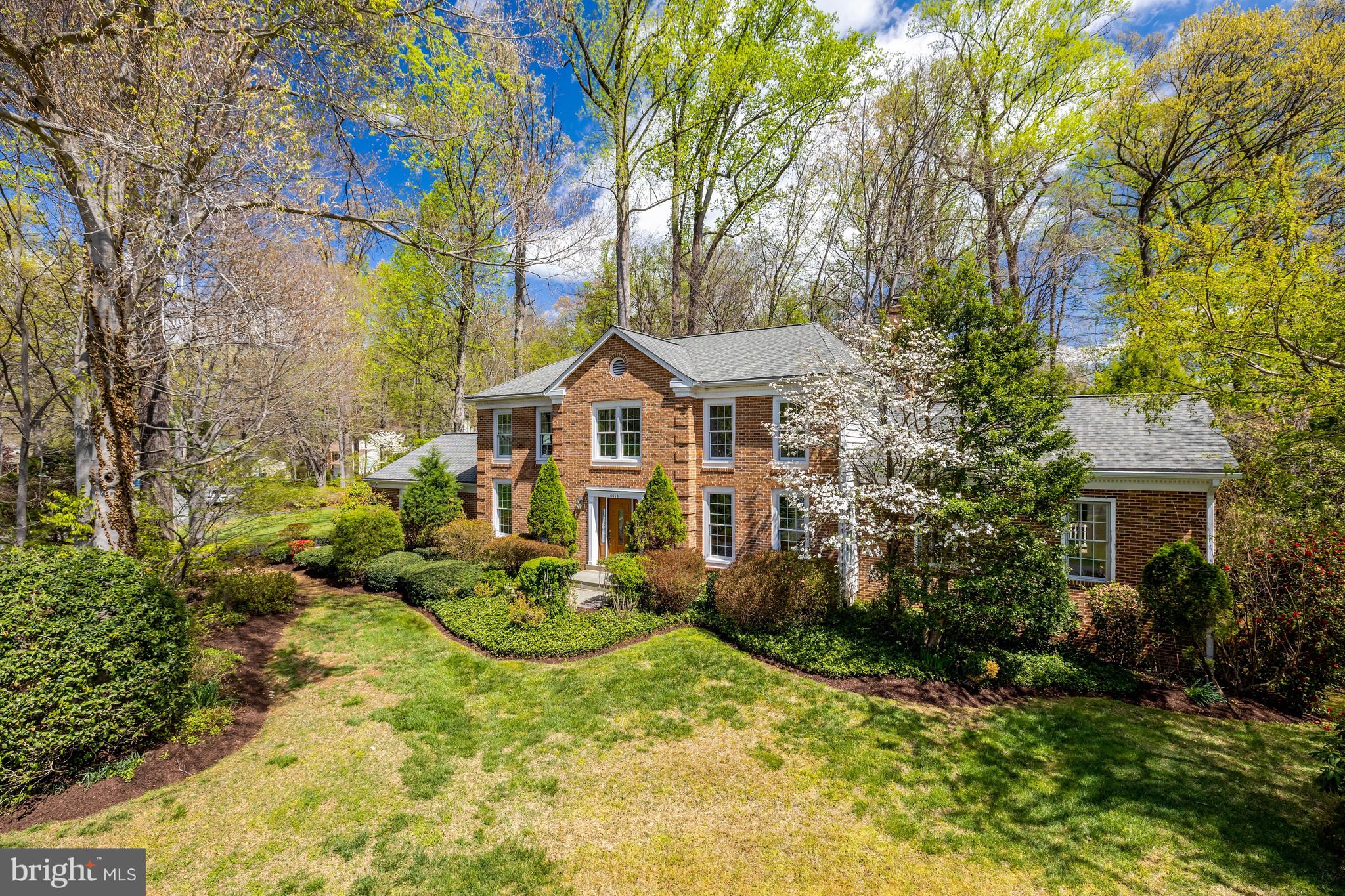 LANGLEY OAKS - Residential