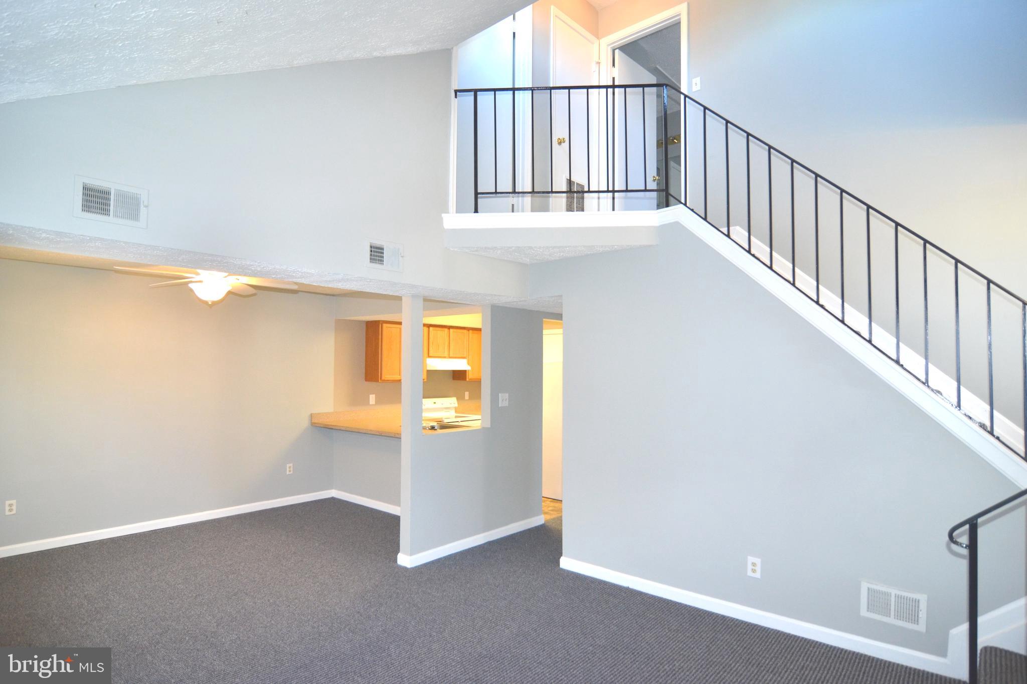 COLUMBIA COMMONS - Residential Lease