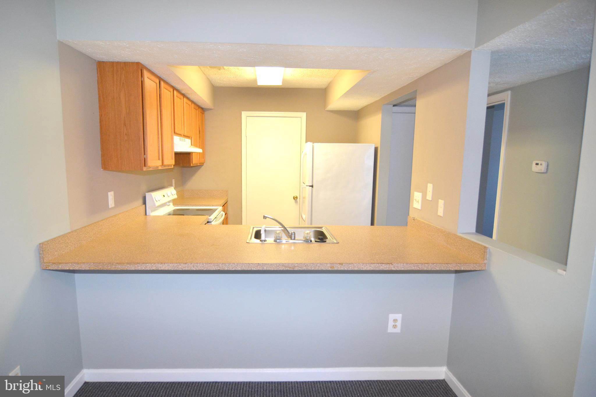 COLUMBIA COMMONS - Residential Lease