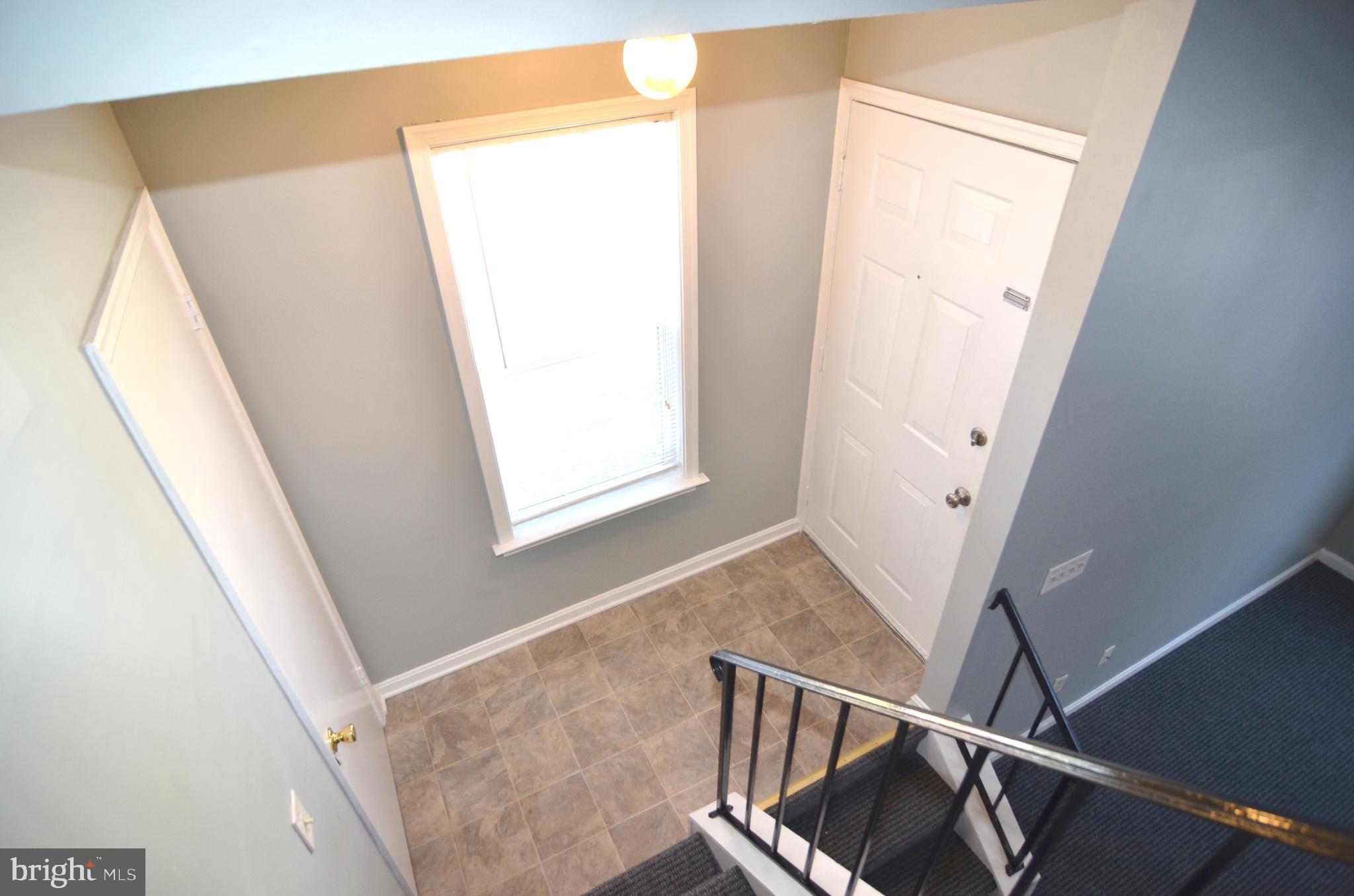 COLUMBIA COMMONS - Residential Lease