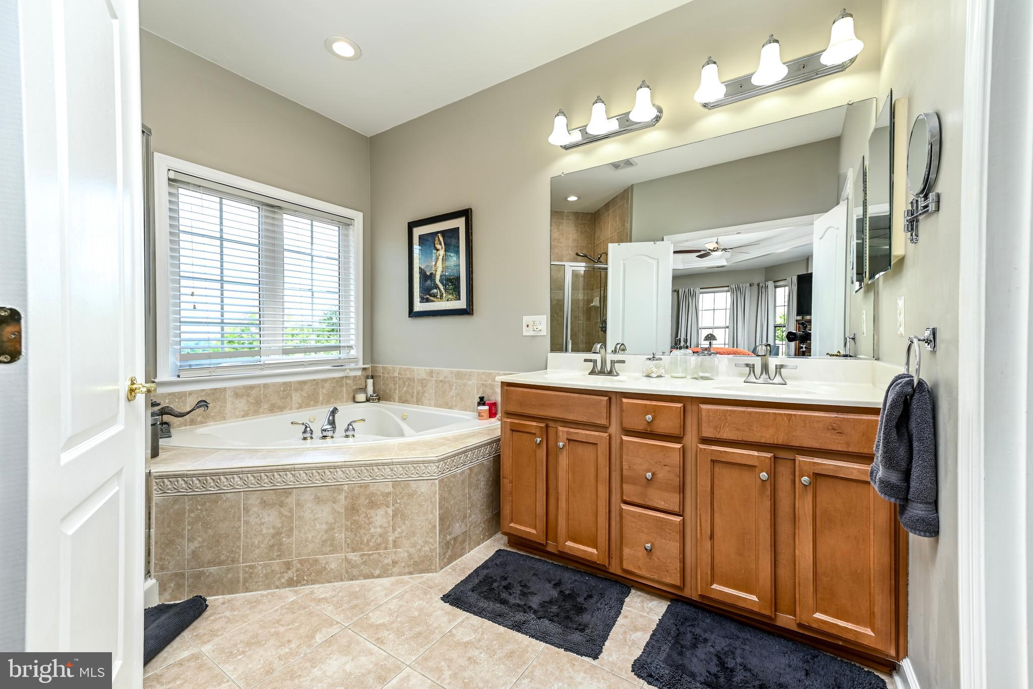 LANSDOWNE ON THE POTOMAC - Residential