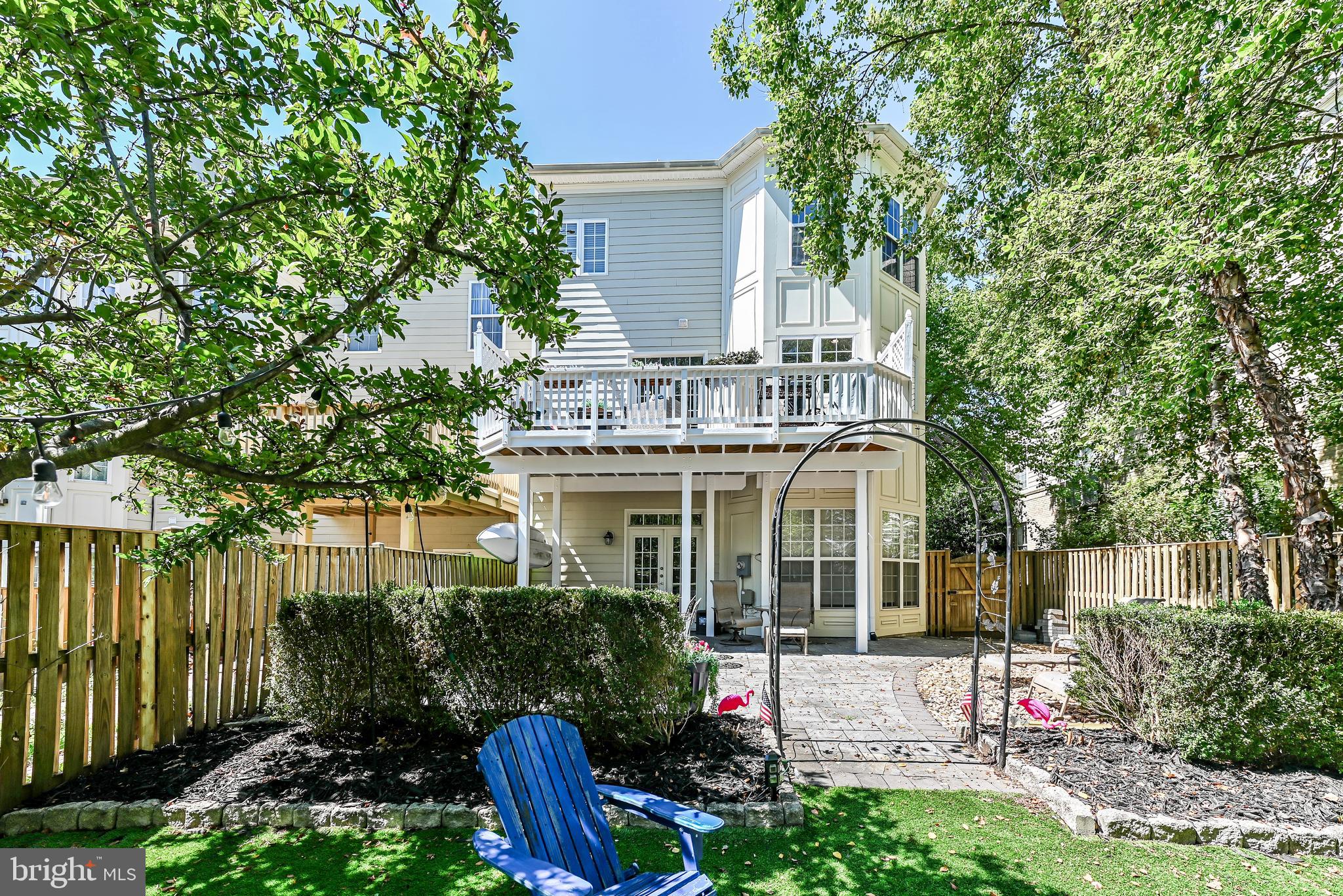 LANSDOWNE ON THE POTOMAC - Residential